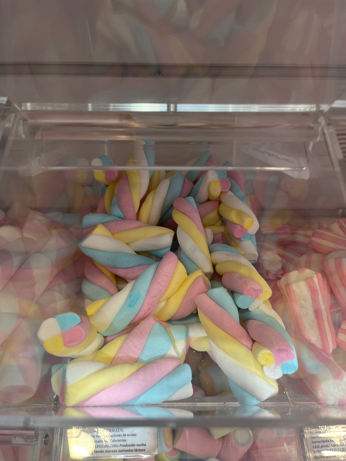Afternoon candy shopping and street scenes documented in A Coruña