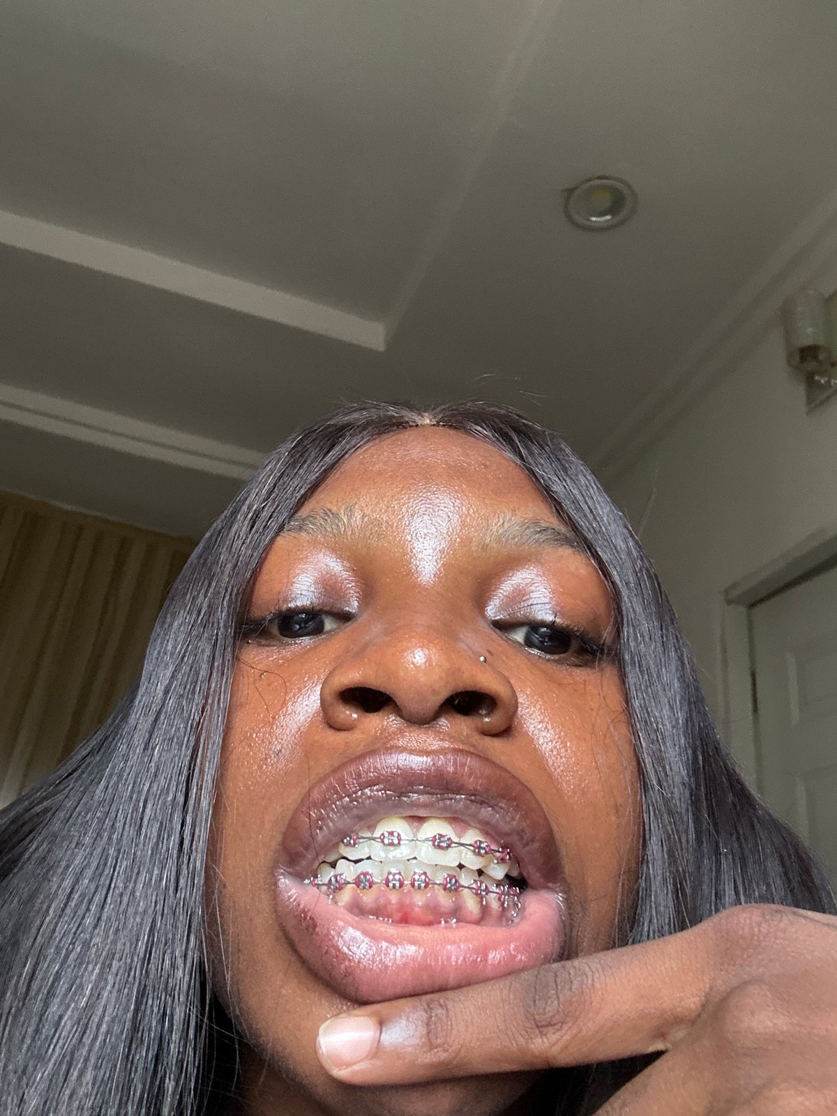 Woman photographed in portrait session in Abuja