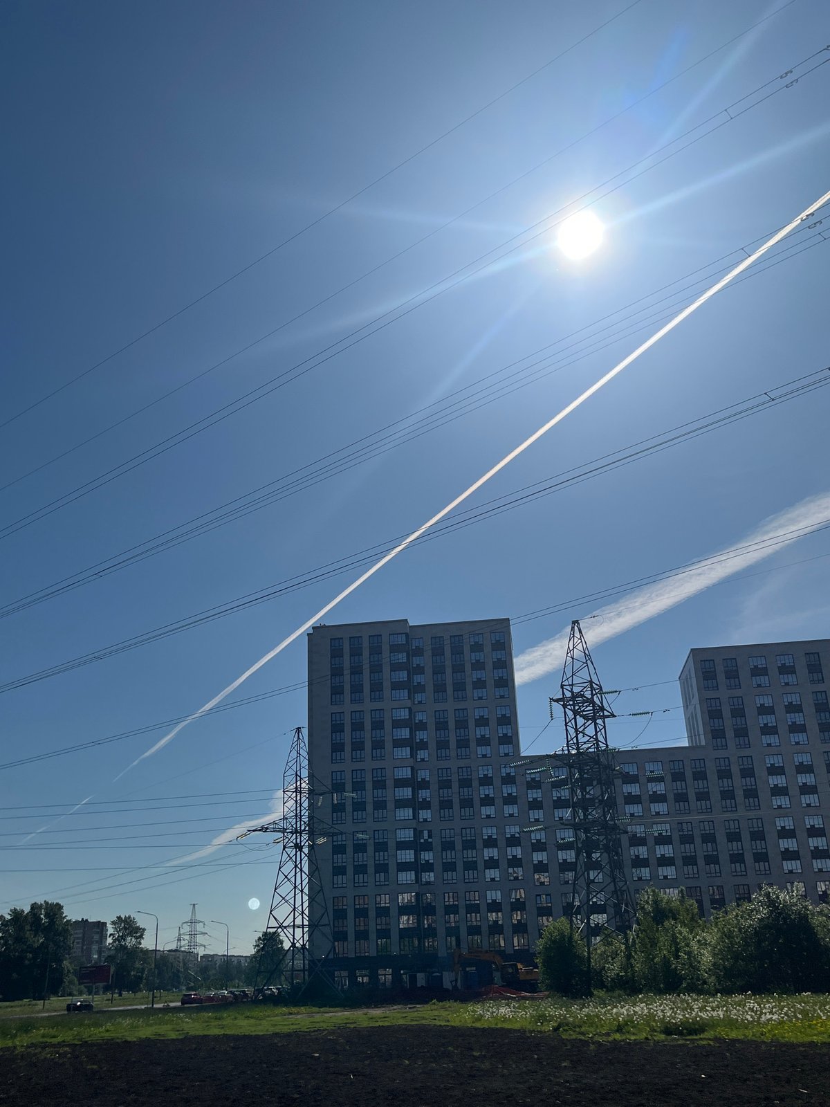 Clear skies, power infrastructure observed in Saint Petersburg morning