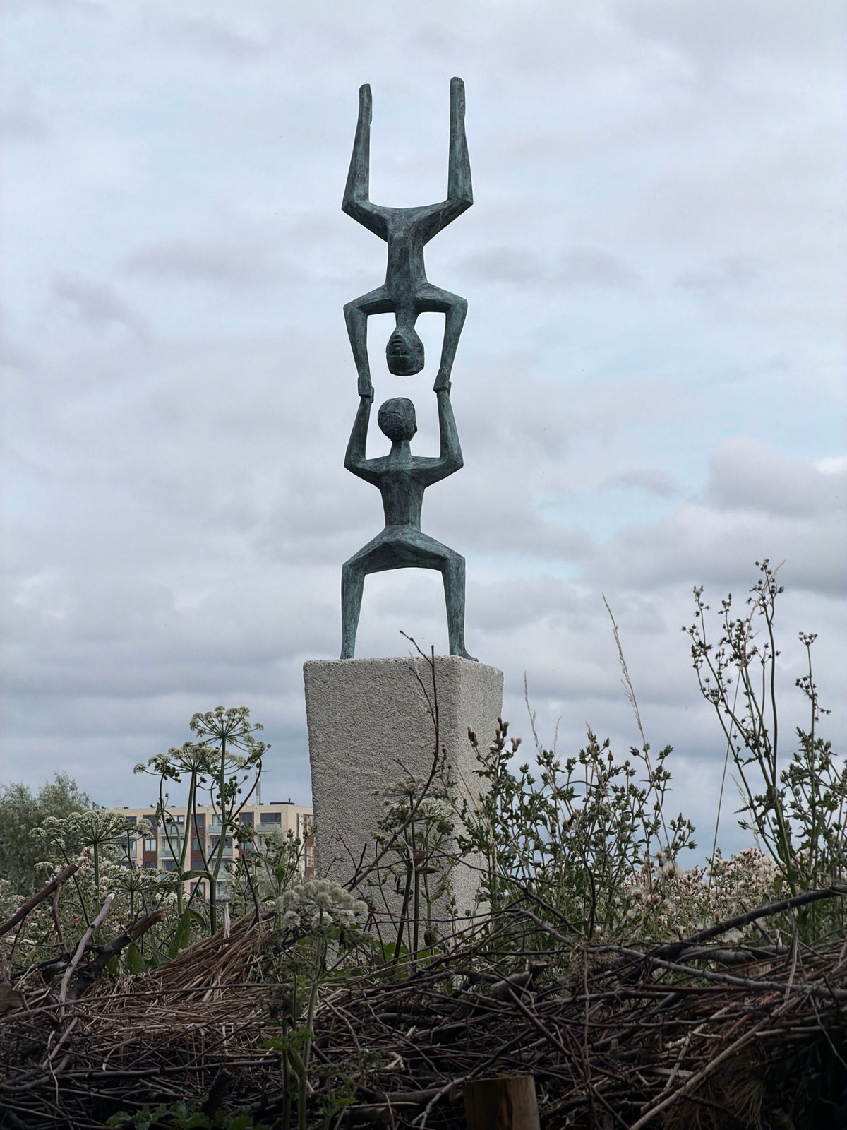 Rijswijk street scenes: construction, sculpture, and a rabbit