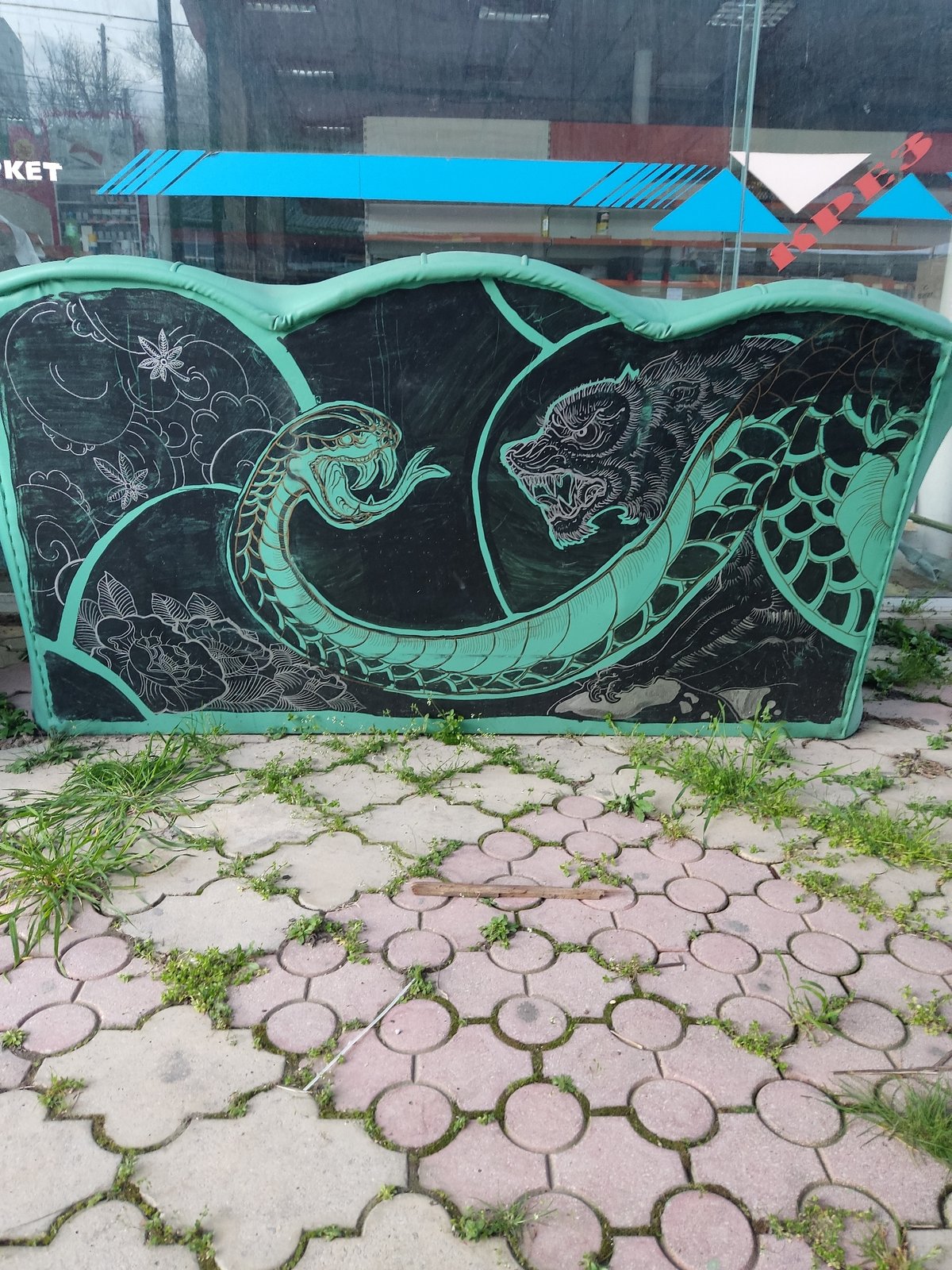 Beach scenes and decorative art documented at location