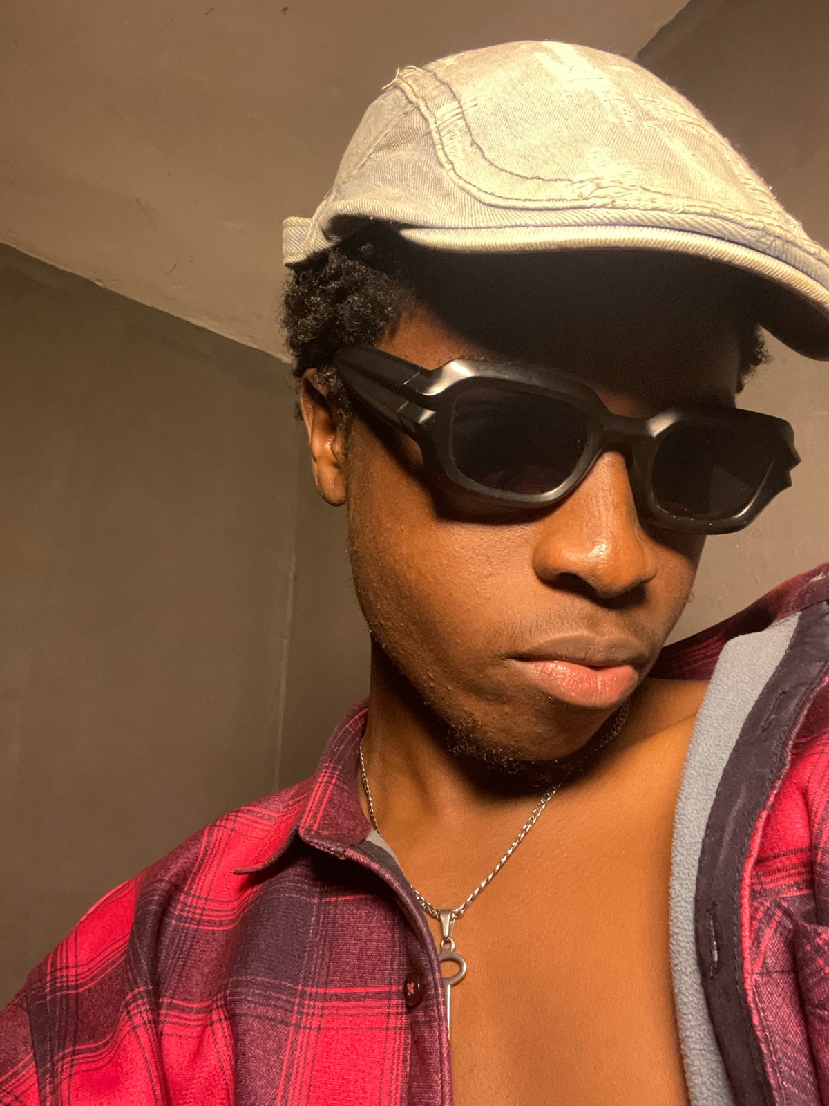 Casual selfie session in Nkpor, Nigeria with a consistent fit