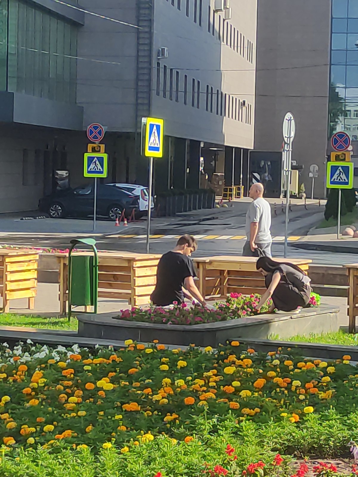 Mahilyow's decorated city center during a summer holiday