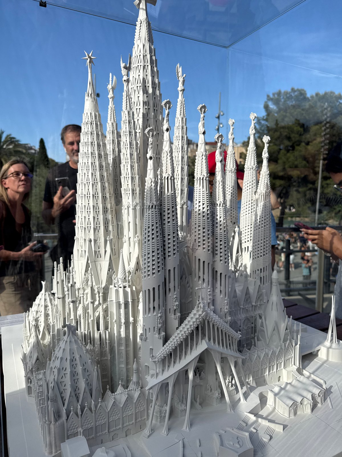 Complete Sagrada Família tour with architectural details and art installations