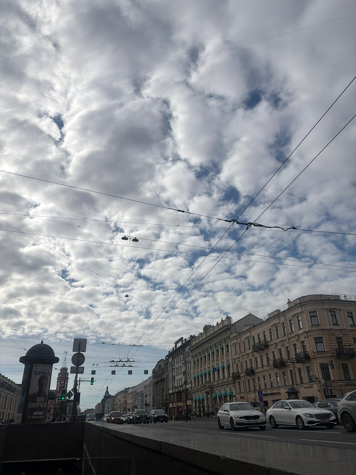 Tourist documents afternoon stroll through historic Saint Petersburg landmarks