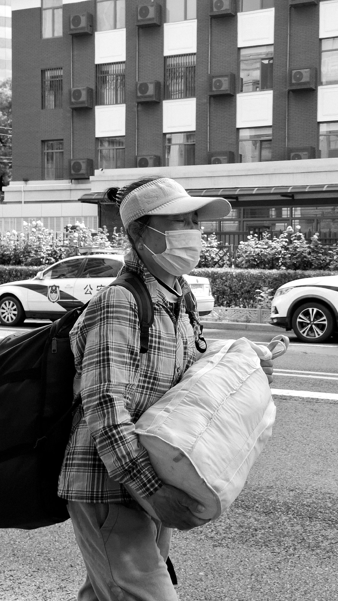 Late night street activity documented in Beijing's Dongcheng District