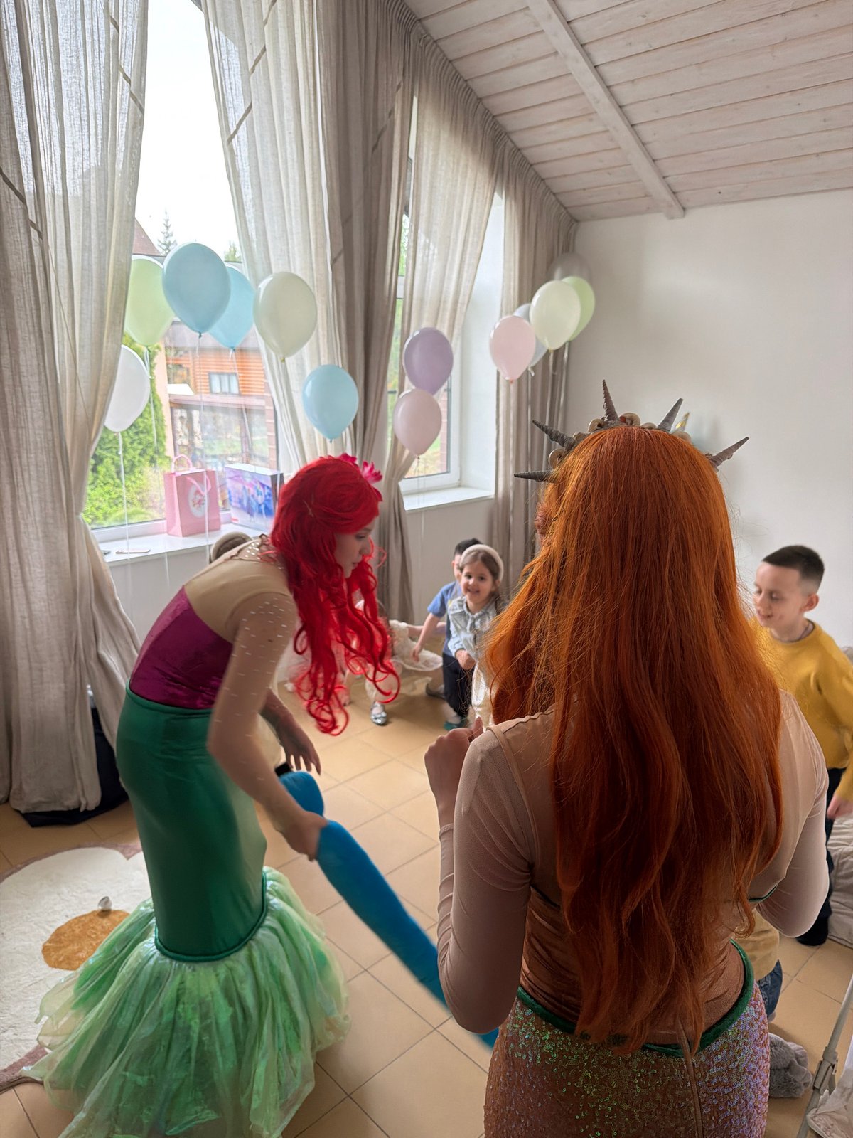 People gather in private residence in Крючково-2, Russia