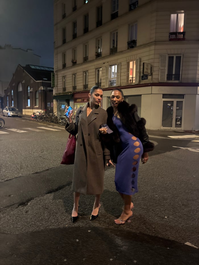 Two women spotted on Paris street at night