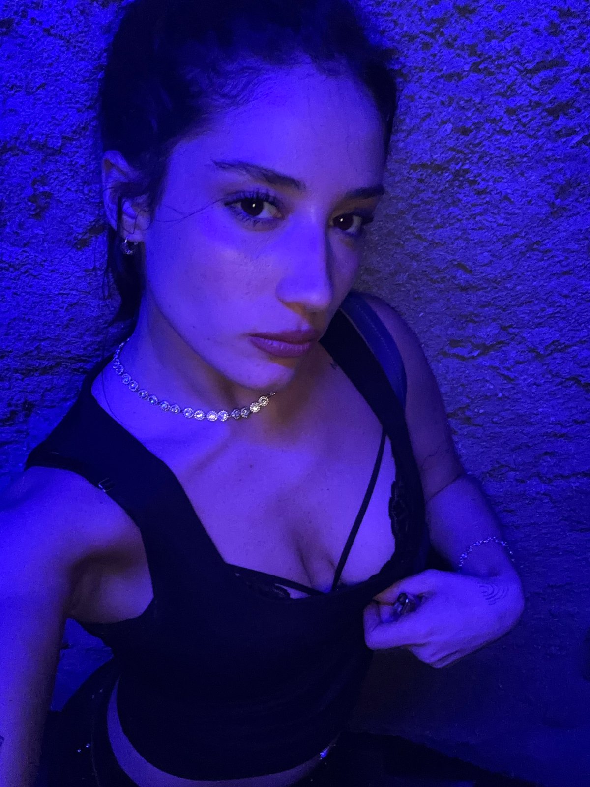 Early morning nightclub scene documented in Buenos Aires
