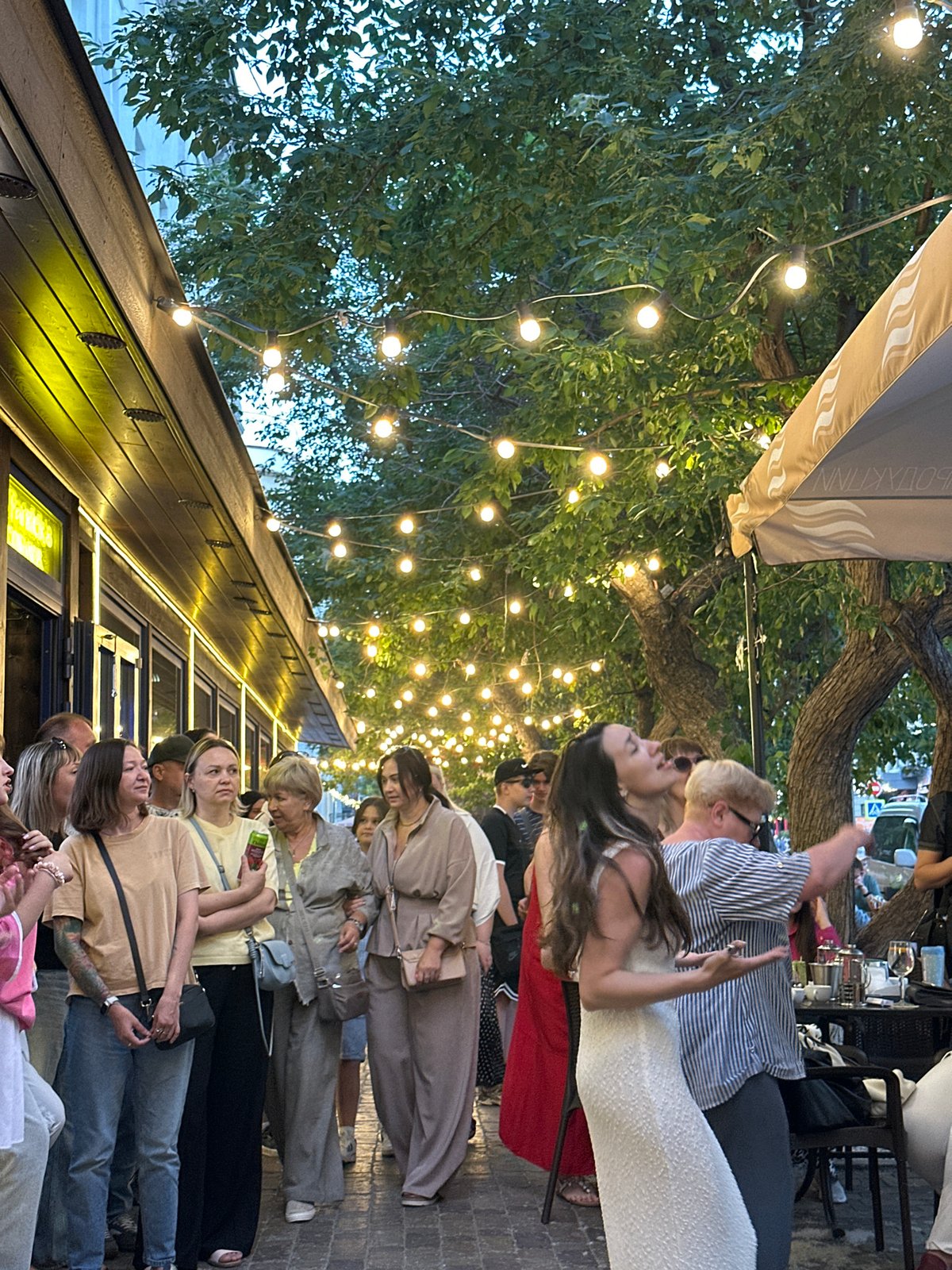 Live street music and outdoor dining in central Novosibirsk