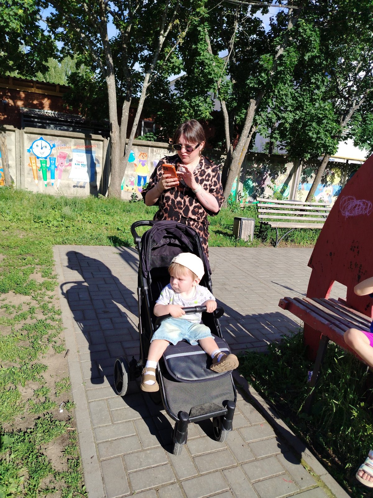 Sunny afternoon in Noviy: errands, a park, and wildflowers