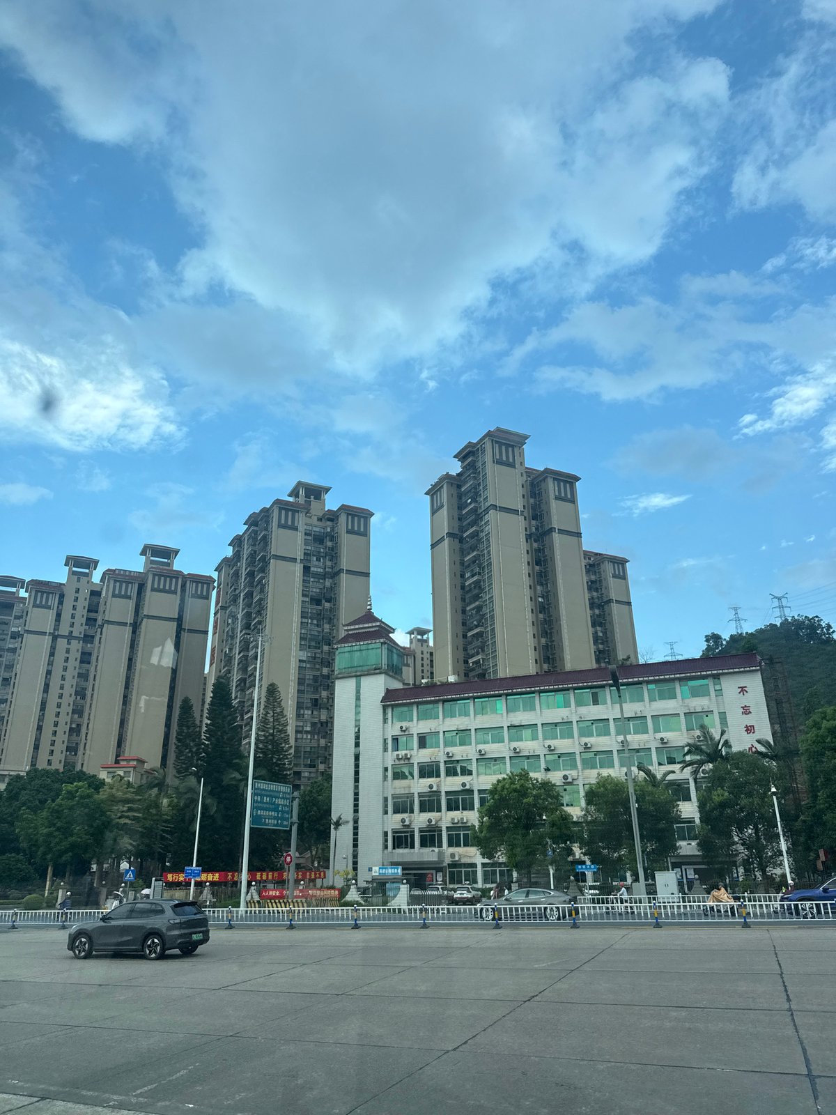 Huizhou streets and highway toll plaza, mid-morning.