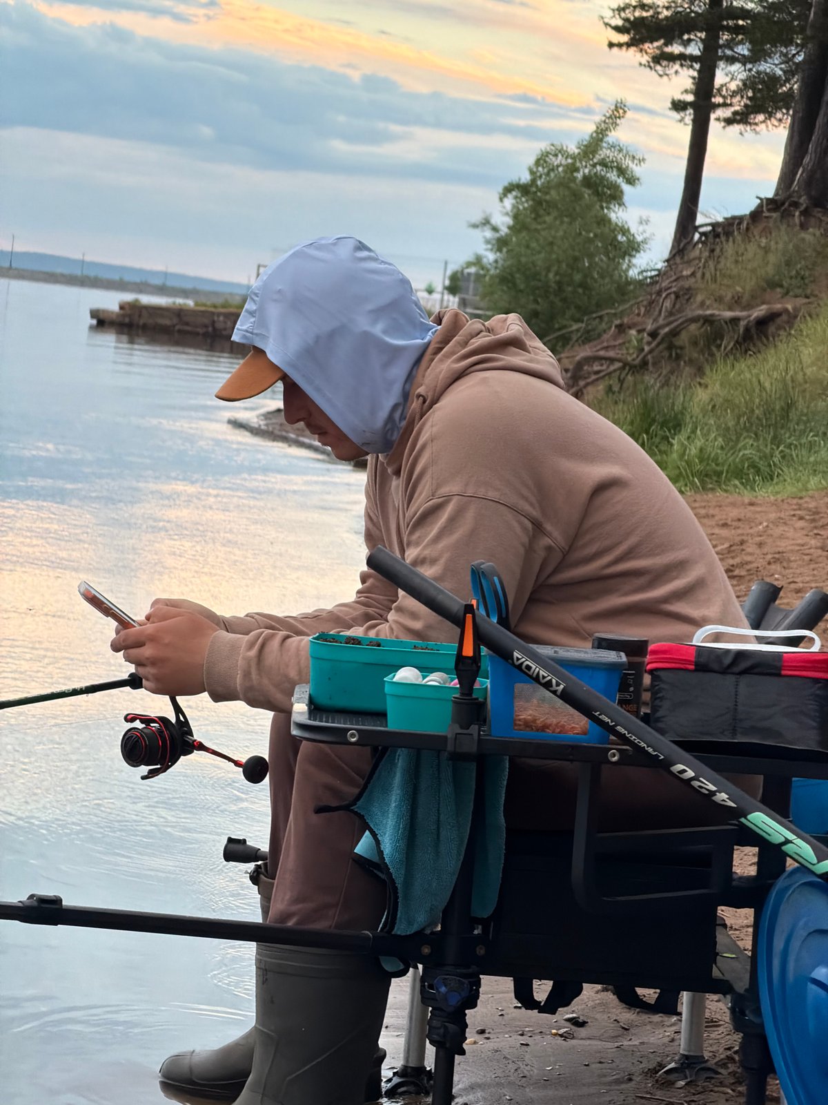 Late night fishing observed in Chaikovsky, Russia