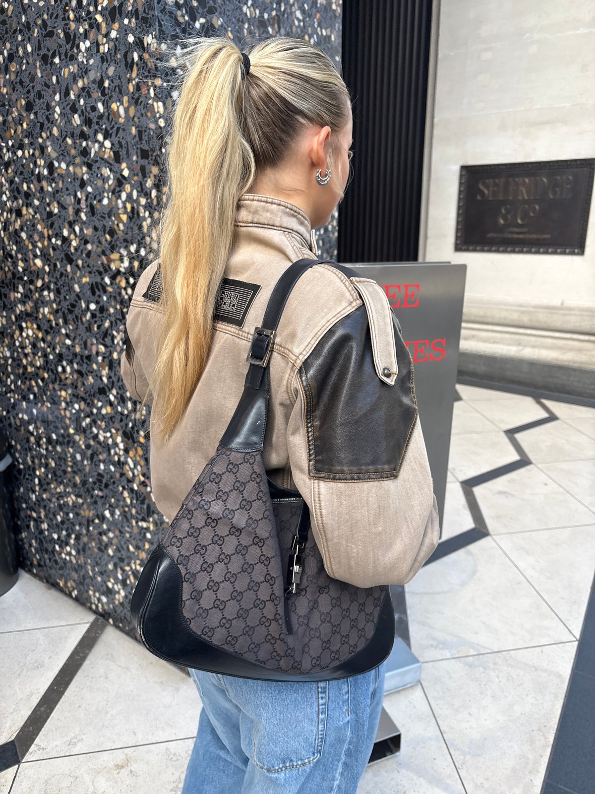 Undescribed incidents captured by witnesses in central London