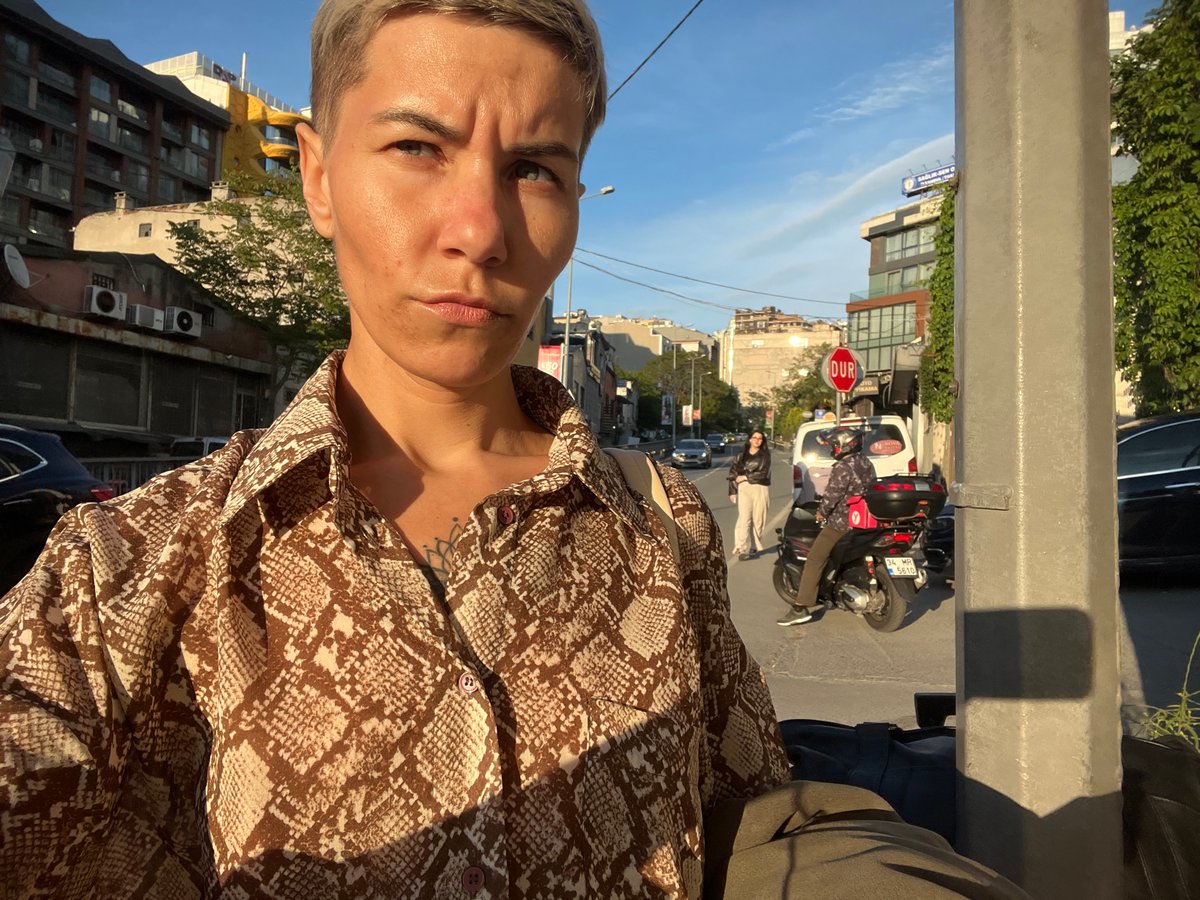 Person in snakeskin shirt spotted across Istanbul districts