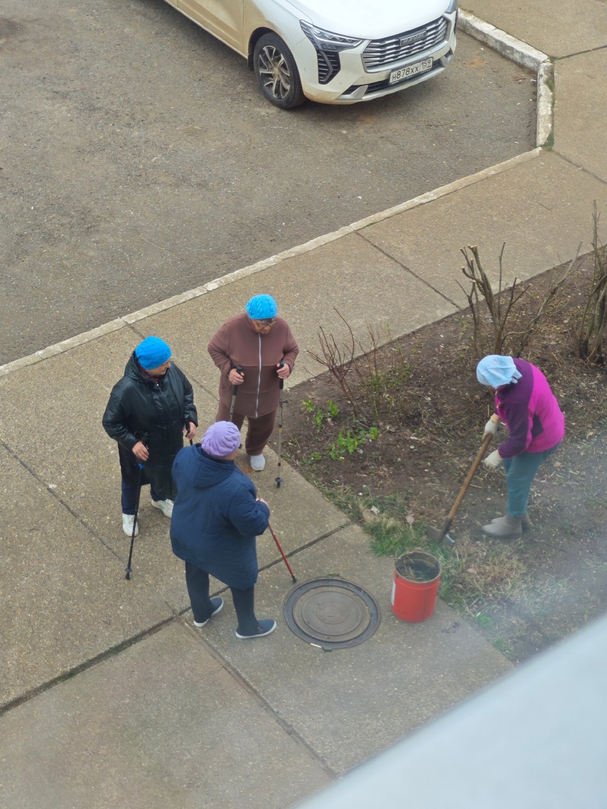 Spring morning life documented in Markovskii, Russia residential area