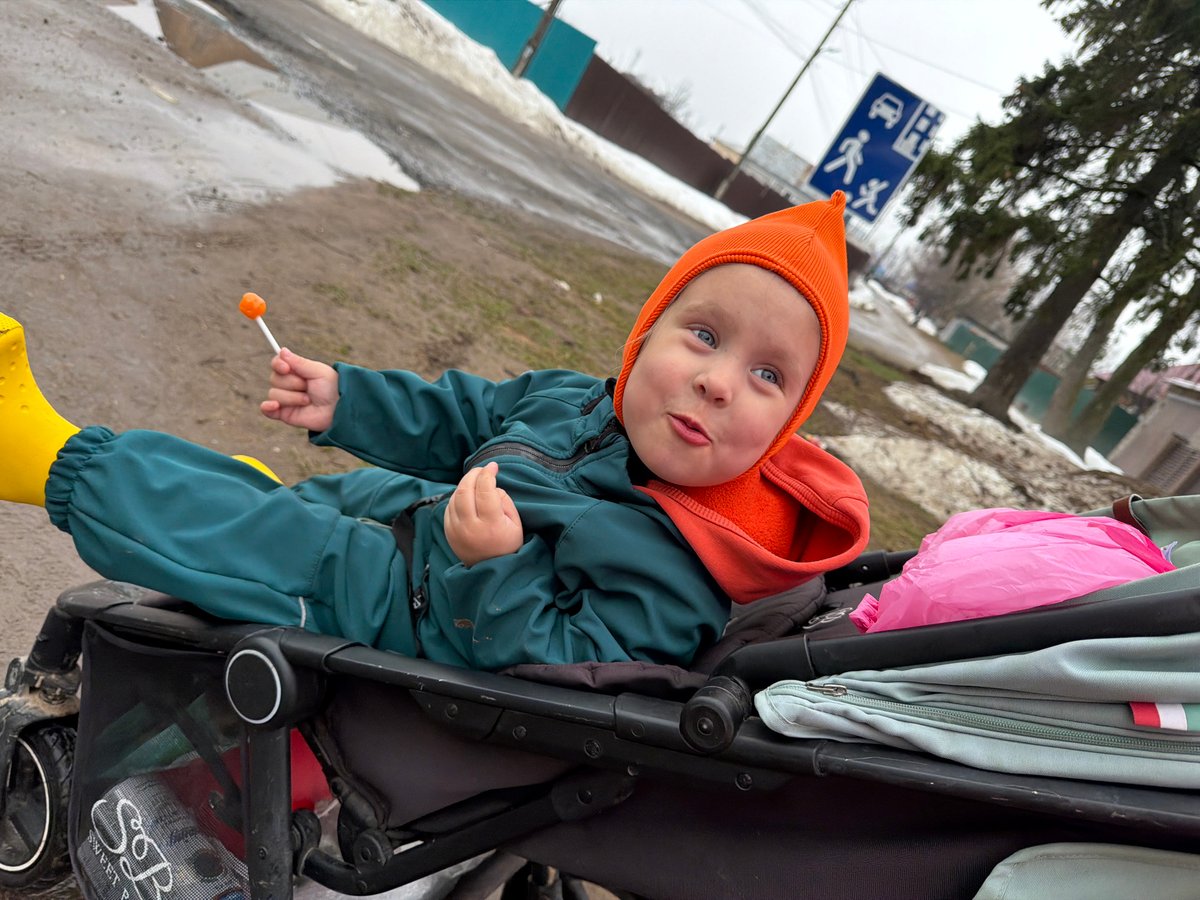 Daily life moments captured across Chaikovsky, Russia afternoon