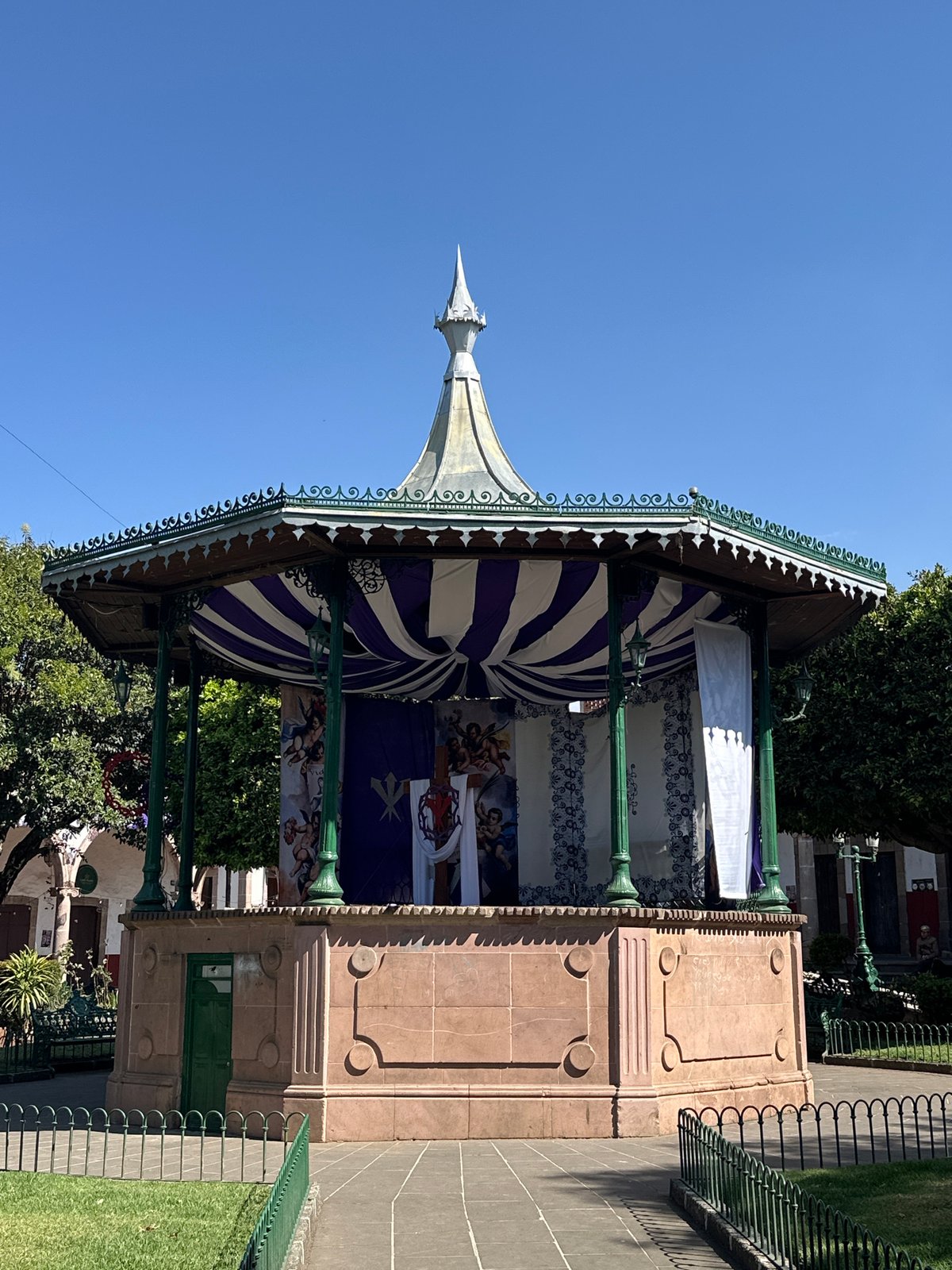 Decorated bandstand observed in Quiroga's main plaza
