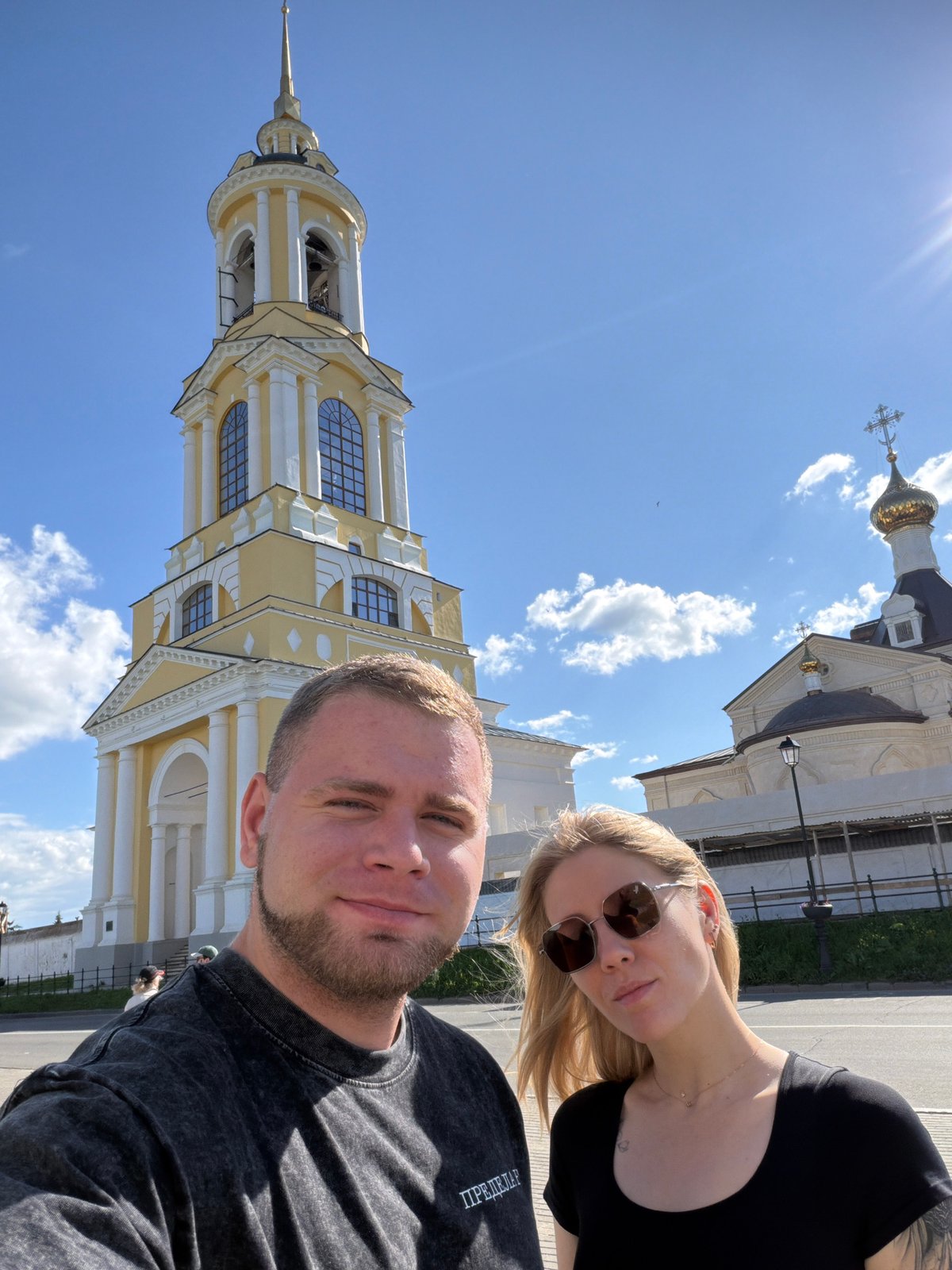 Suzdal's historic center on a busy summer afternoon