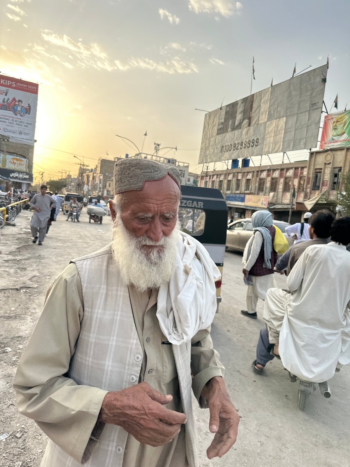 Street market life in full swing, Quetta City Tehsil