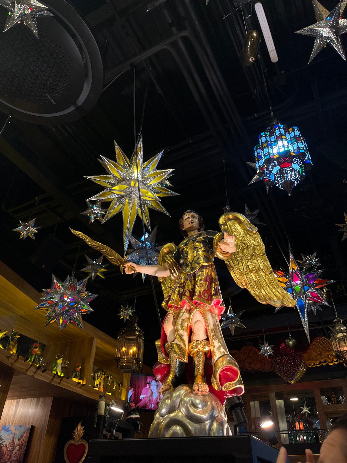 Golden angel statue observed in Santa Lucía, Mexico
