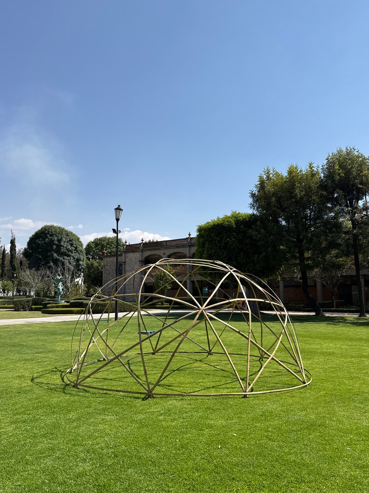 Students assemble geodesic dome structure on UDLAP campus