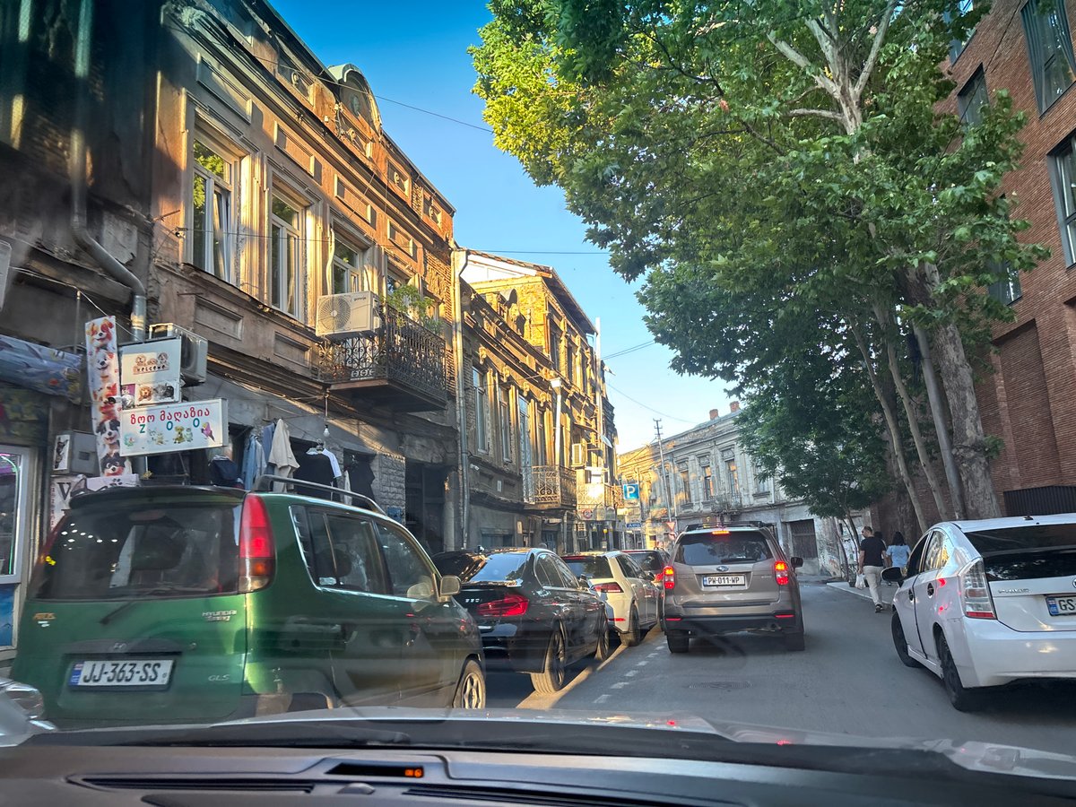 Afternoon drive through Tbilisi's streets and Old Town