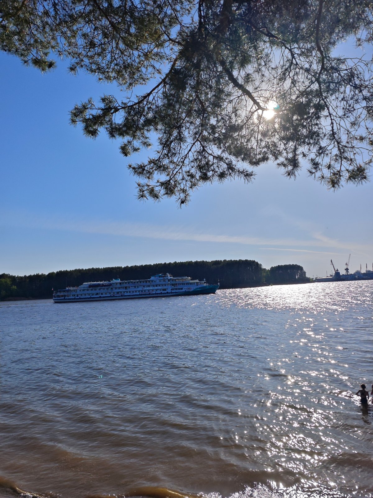 River cruise ships depart Chaikovsky amid spring day activities