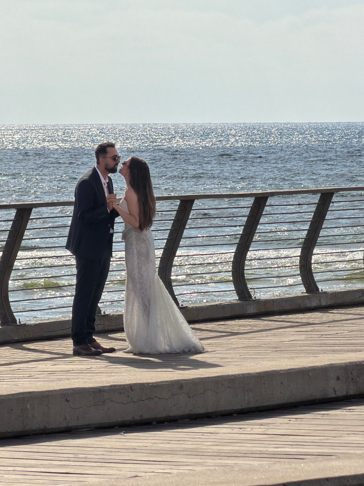 Wedding day moments along the Tel Aviv waterfront