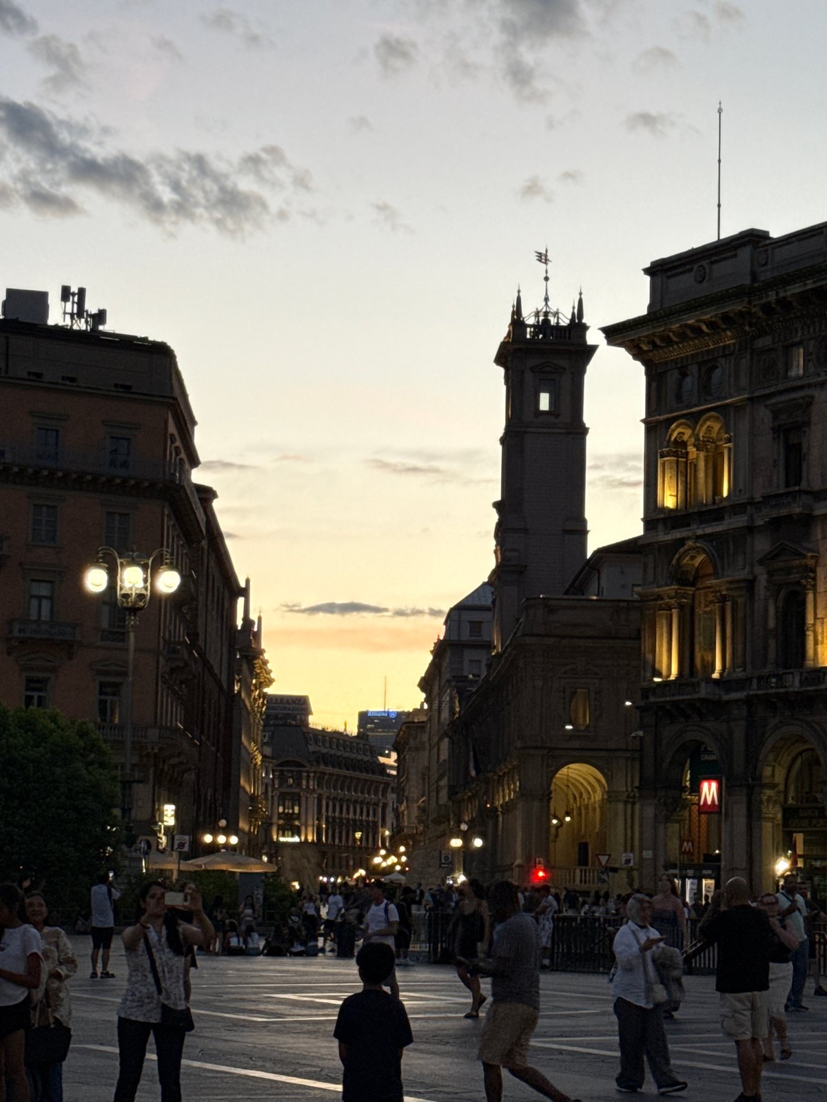 Dusk settles over Piazza del Duomo in Milan