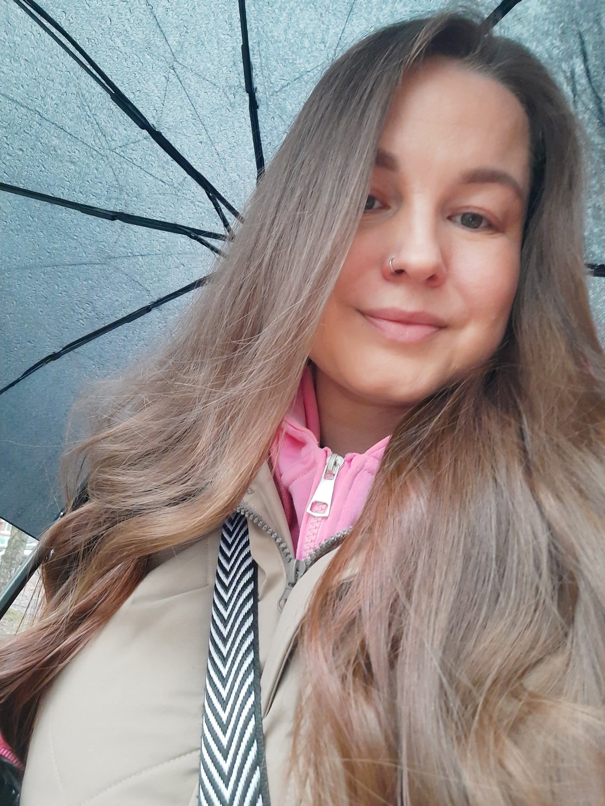 Woman photographed in casual portrait session in Izhevsk