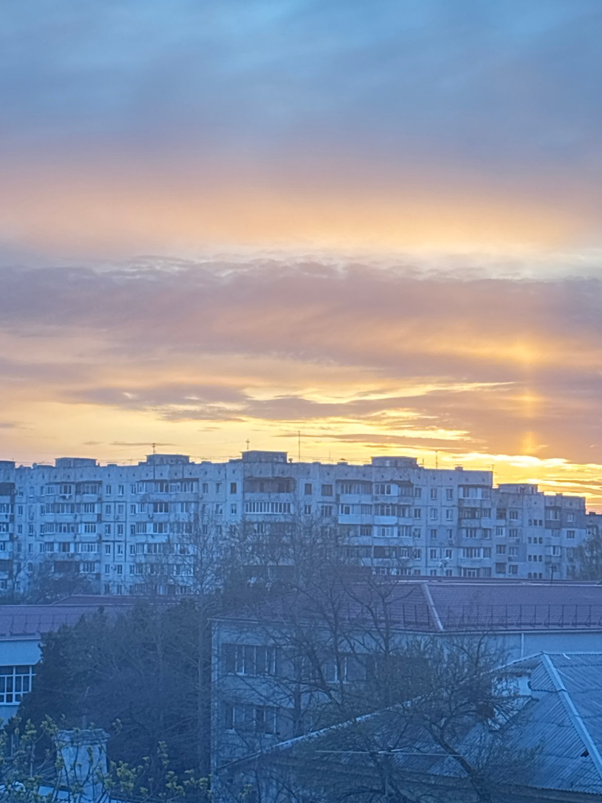 Witness documents Simferopol cityscape, personal financial plea message