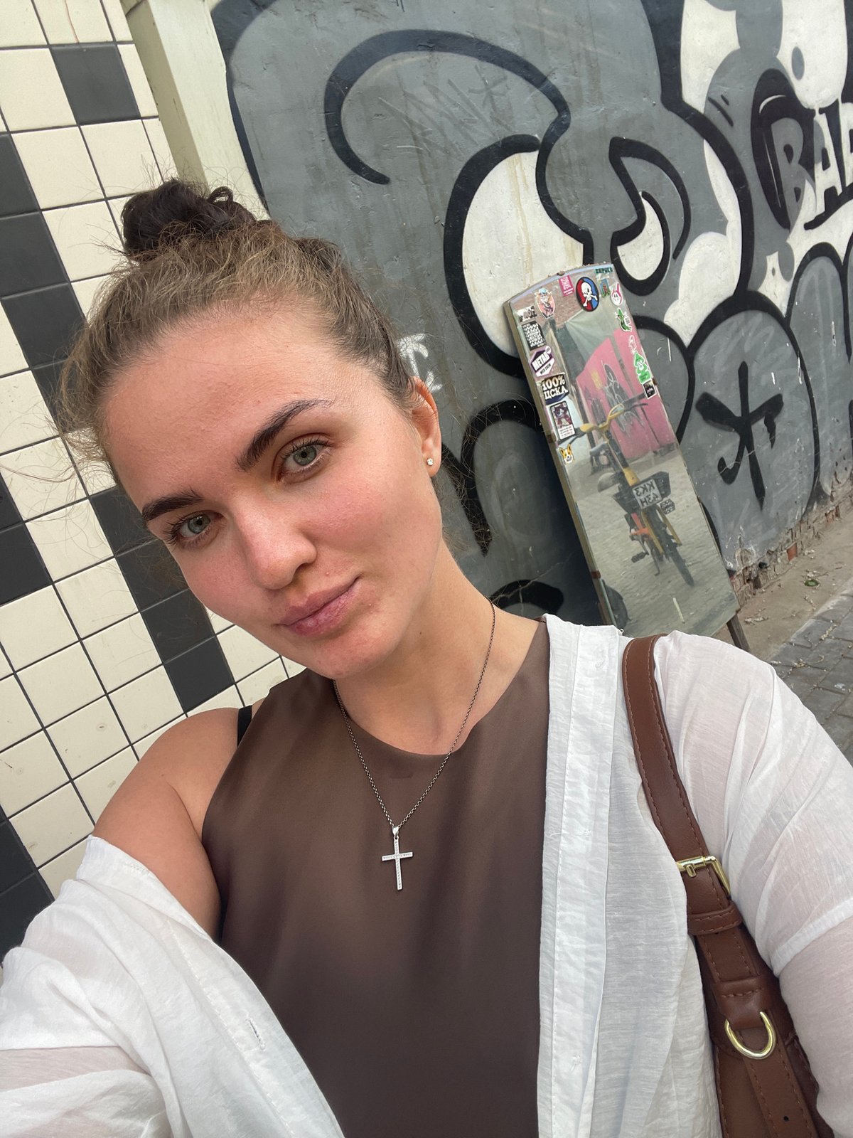 Selfies and street scenes across Moscow on a summer afternoon