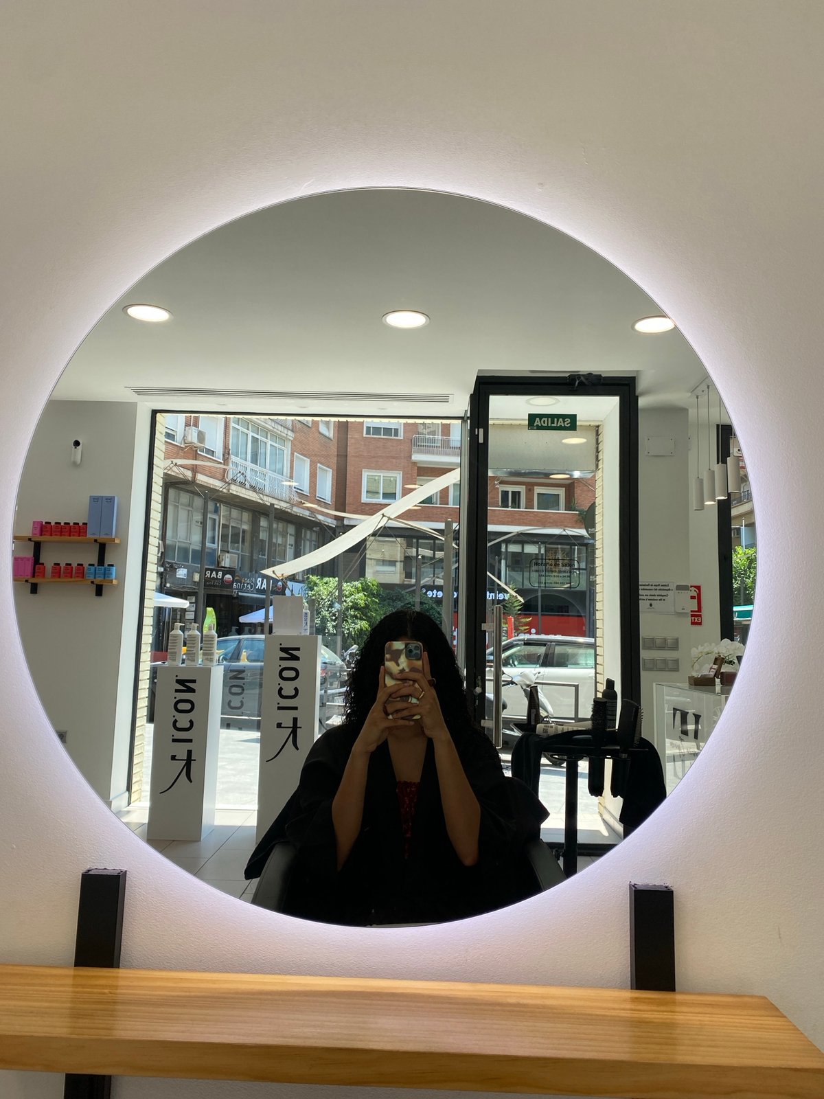 Selfies and a fresh cut at a Murcia hair salon