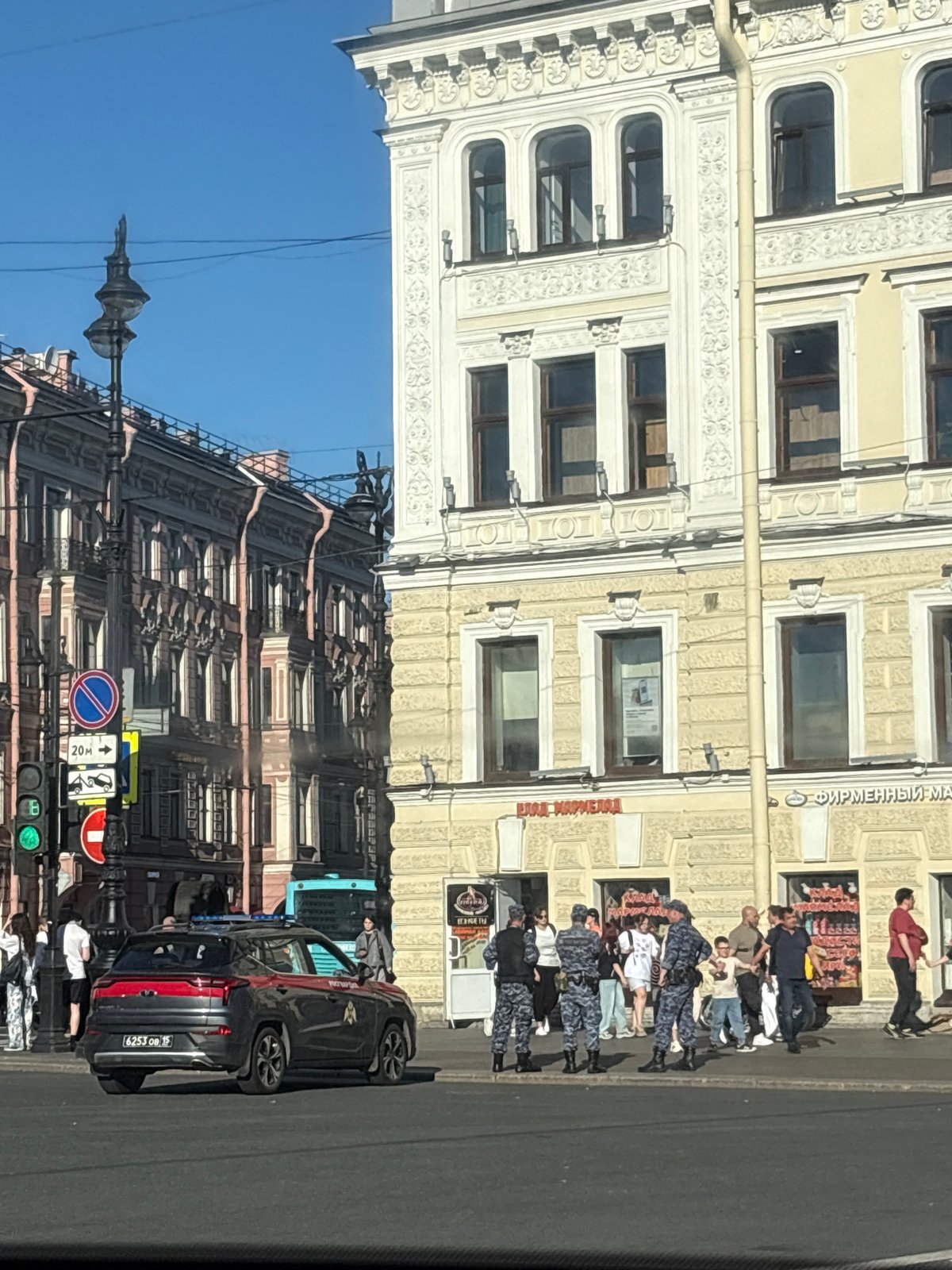 Afternoon street scenes documented across central Saint Petersburg