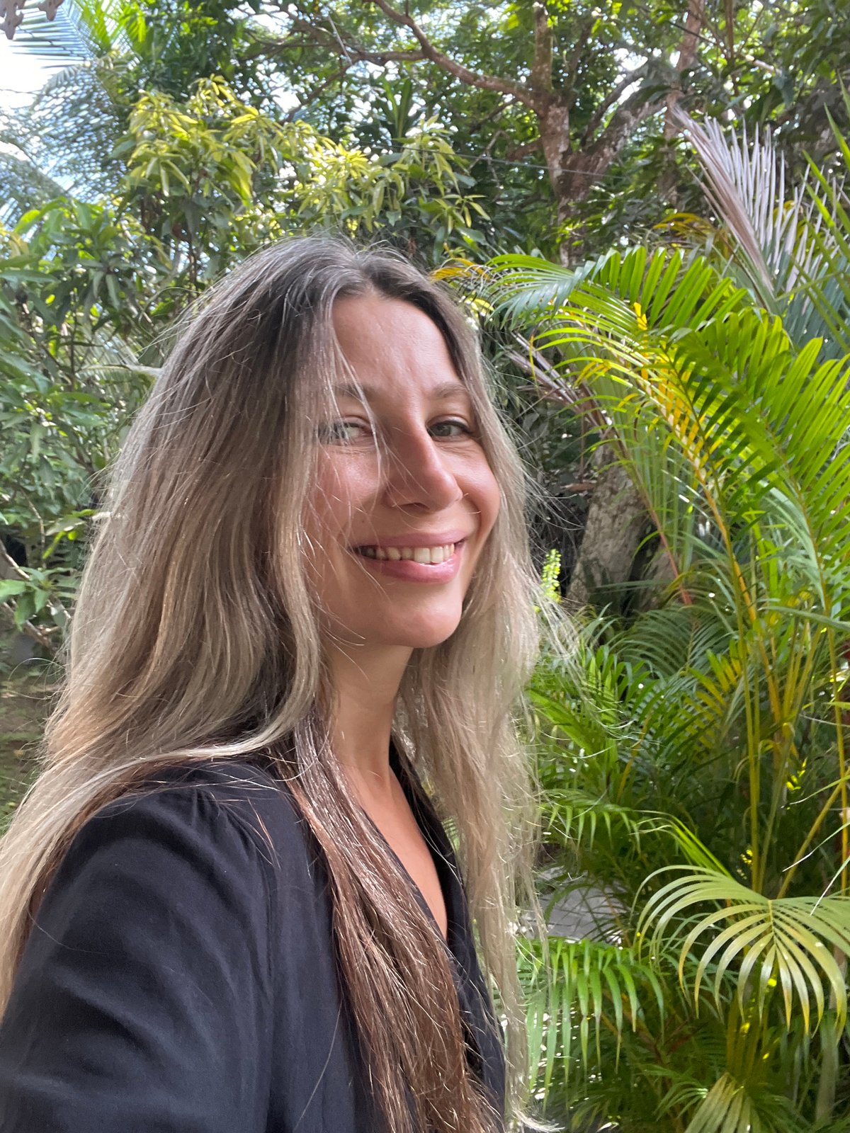 Sunny morning selfies among tropical palms in Kathaluwa