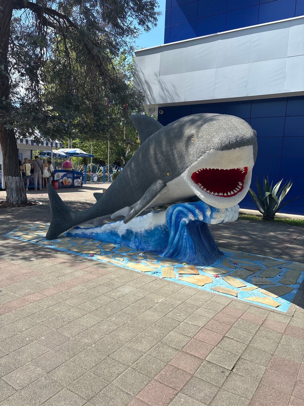 Marine sculpture display documented across Sochi tourist areas