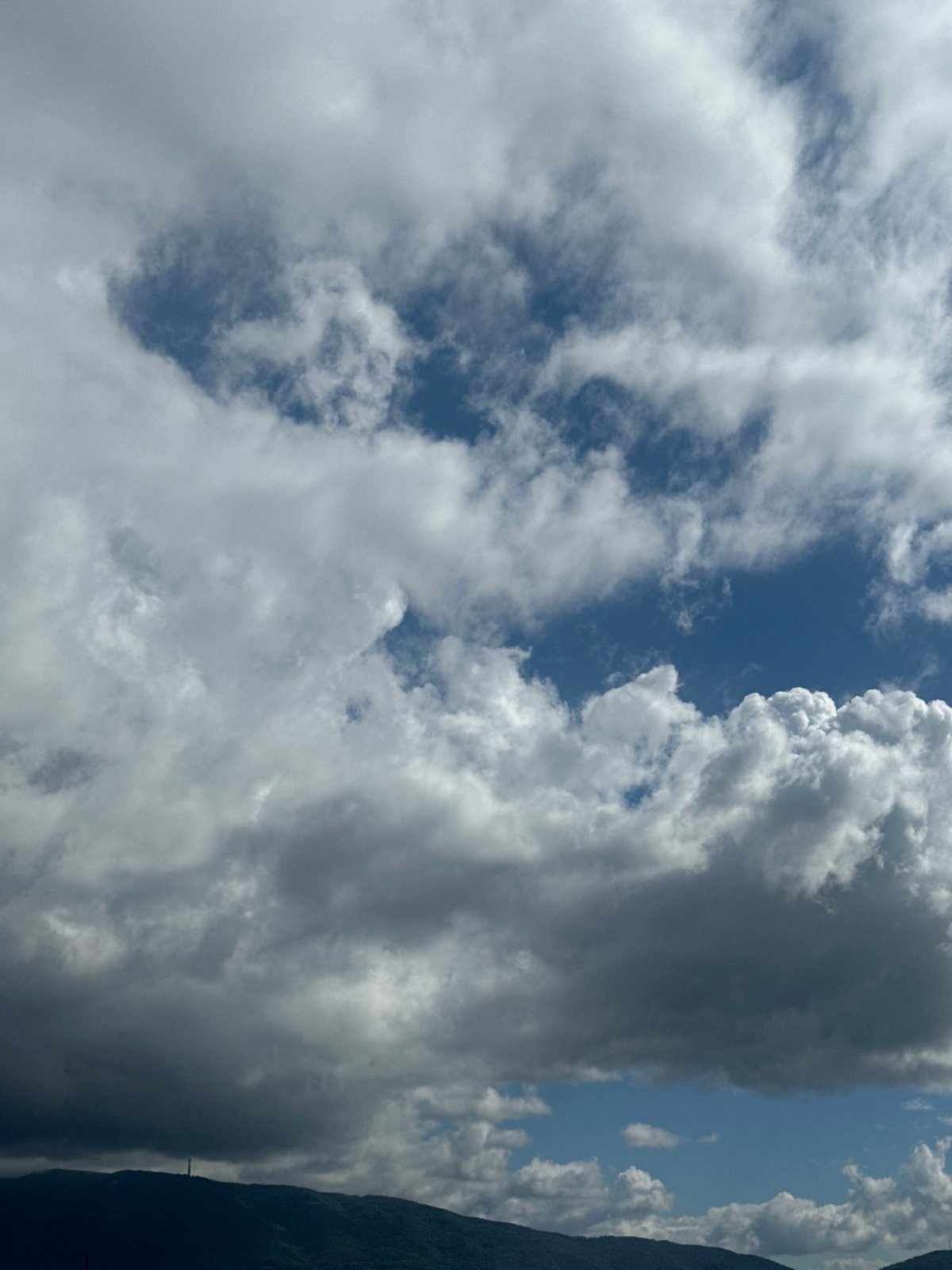 Dramatic clouds form over Sofia mountains Thursday afternoon