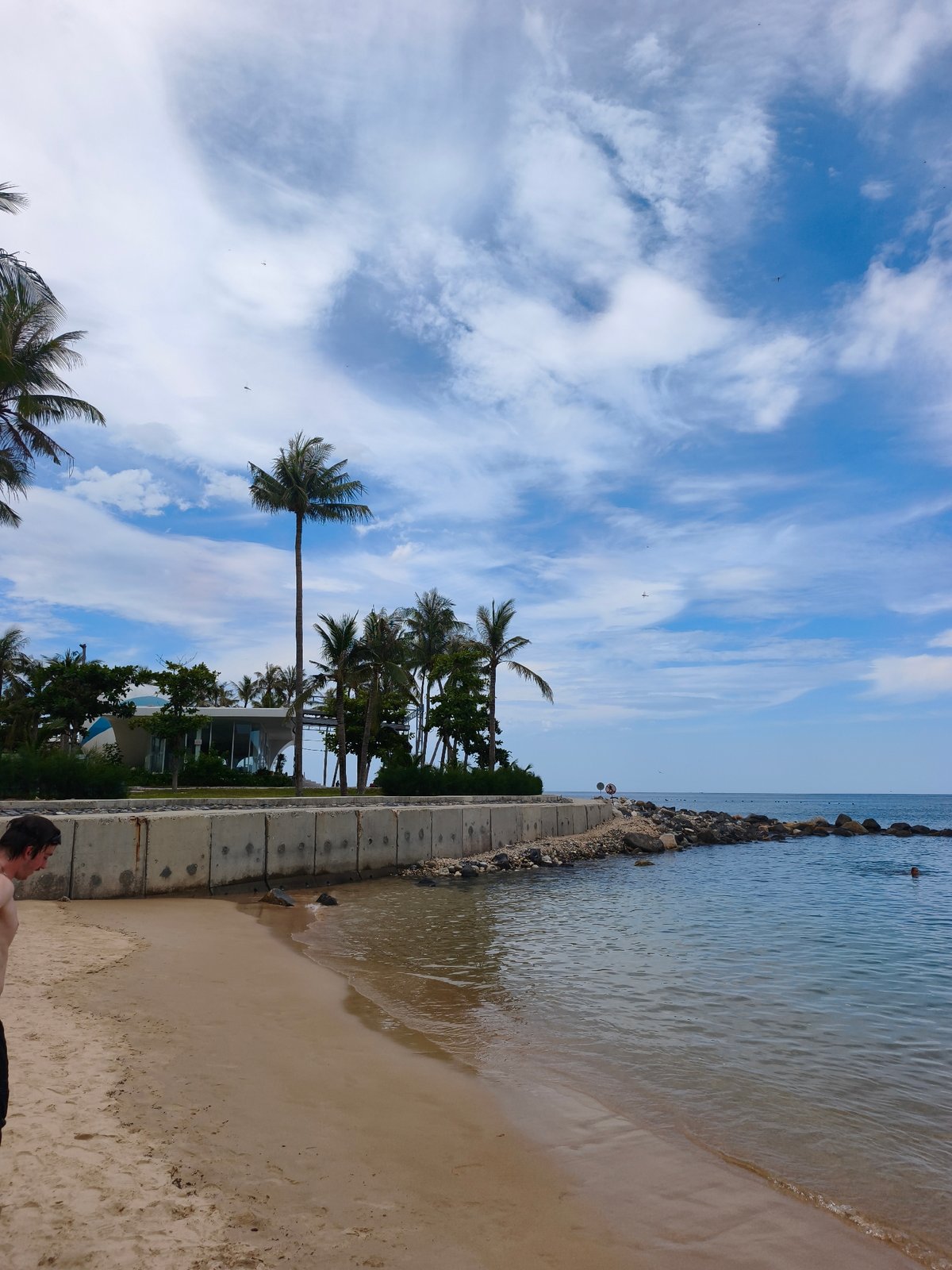 Nha Trang beachfront balances tourism and active coastal construction