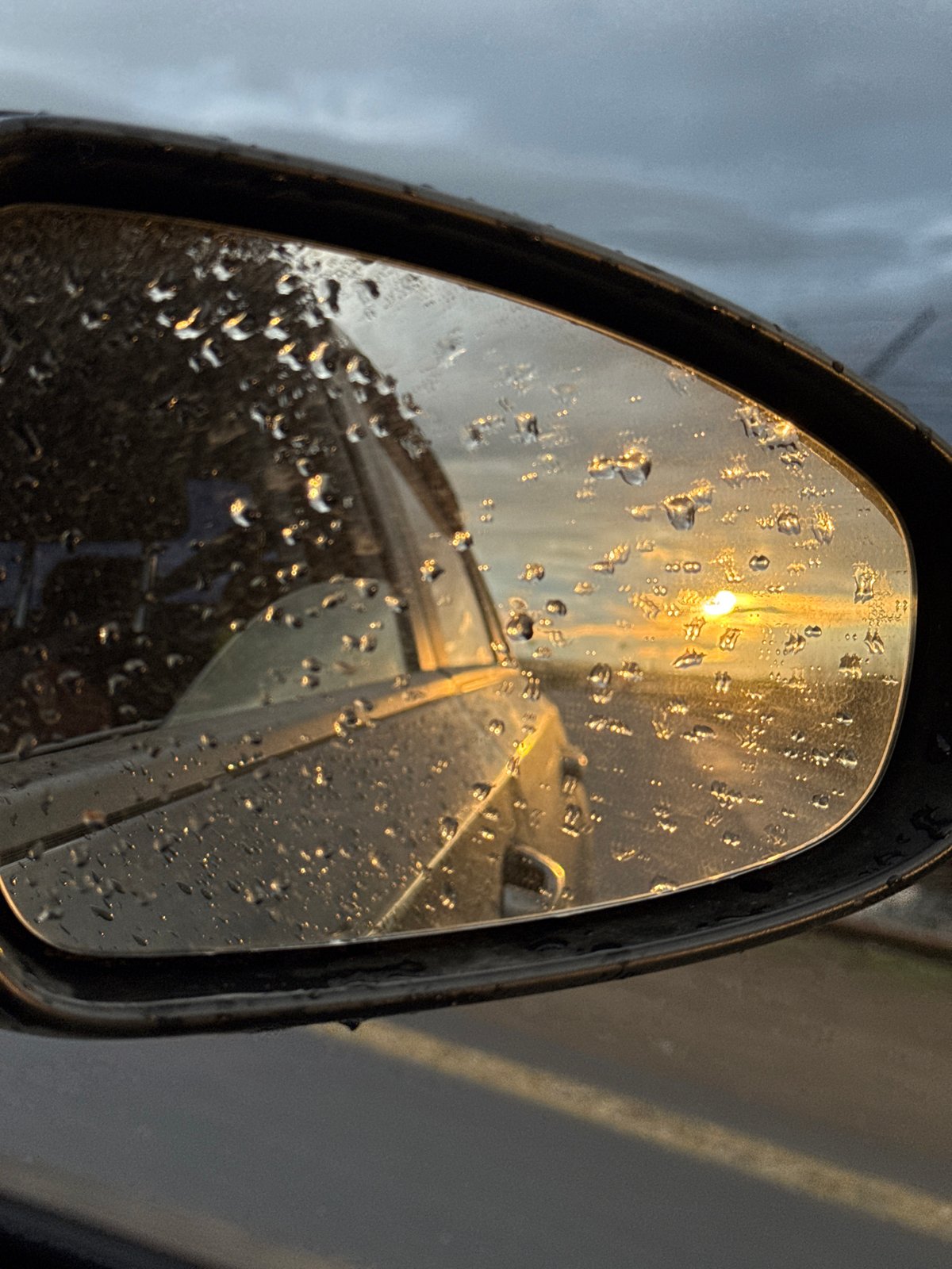 Driver documents dramatic weather conditions in Chaikovsky, Russia