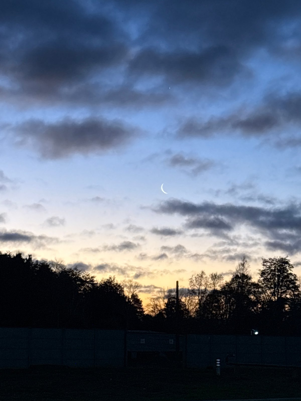 Dramatic nighttime sky conditions observed in Purranque, Chile