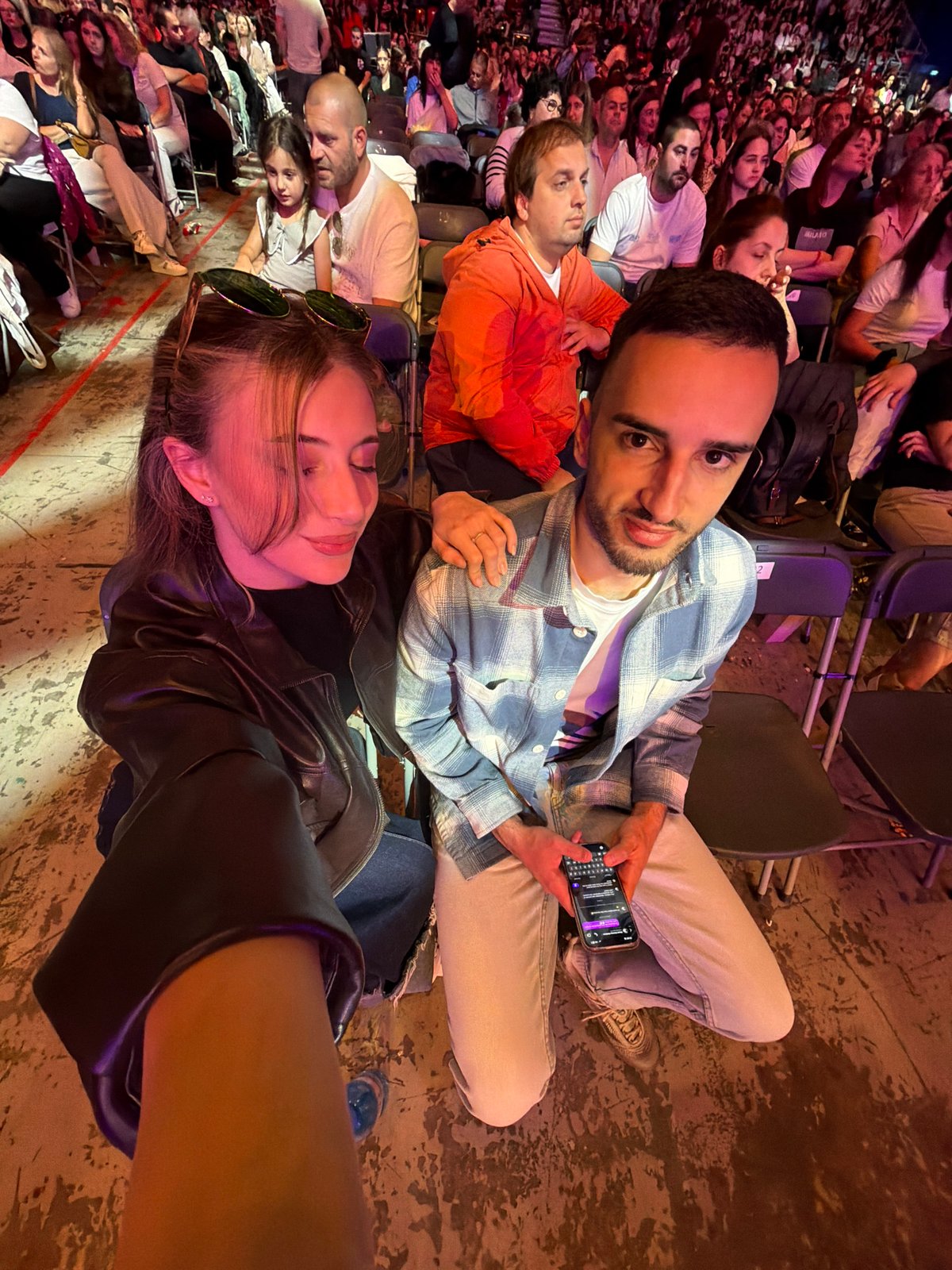Concert attendees document crowded venue experience in Sofia