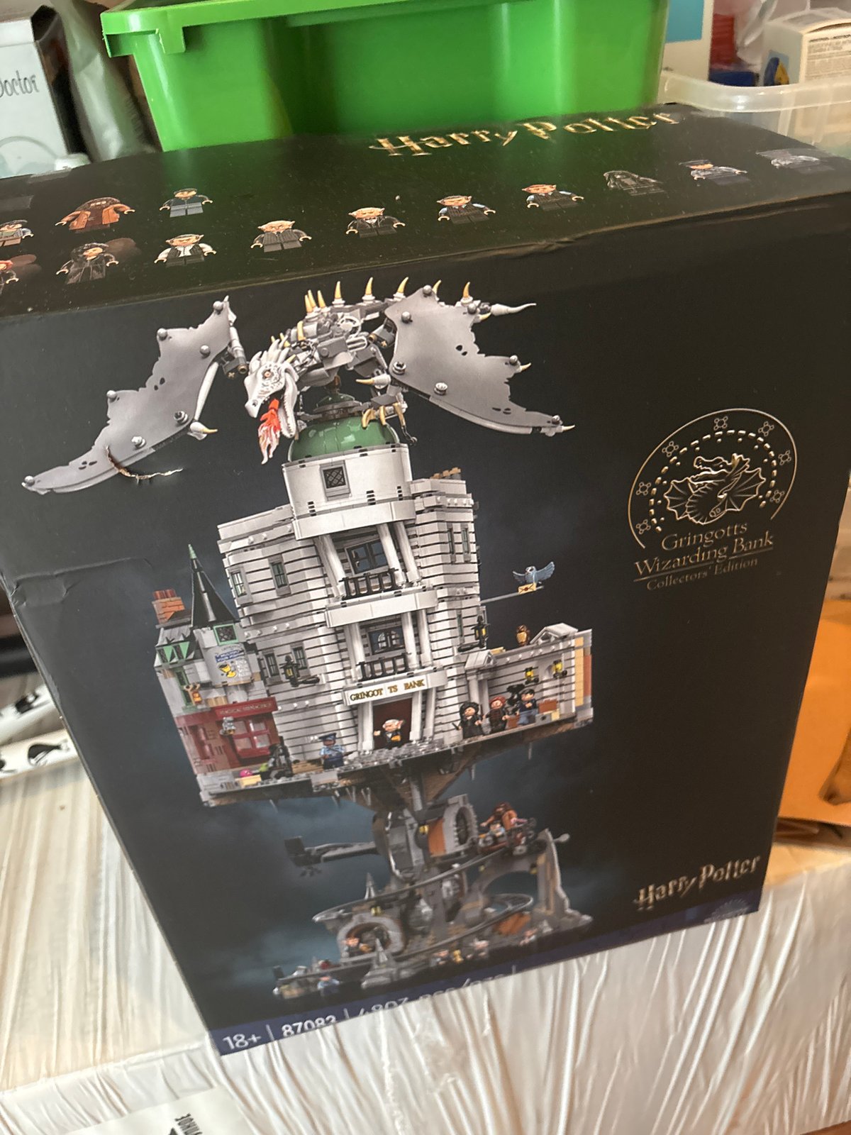Collector documents merchandise and street scenes in Saint Petersburg