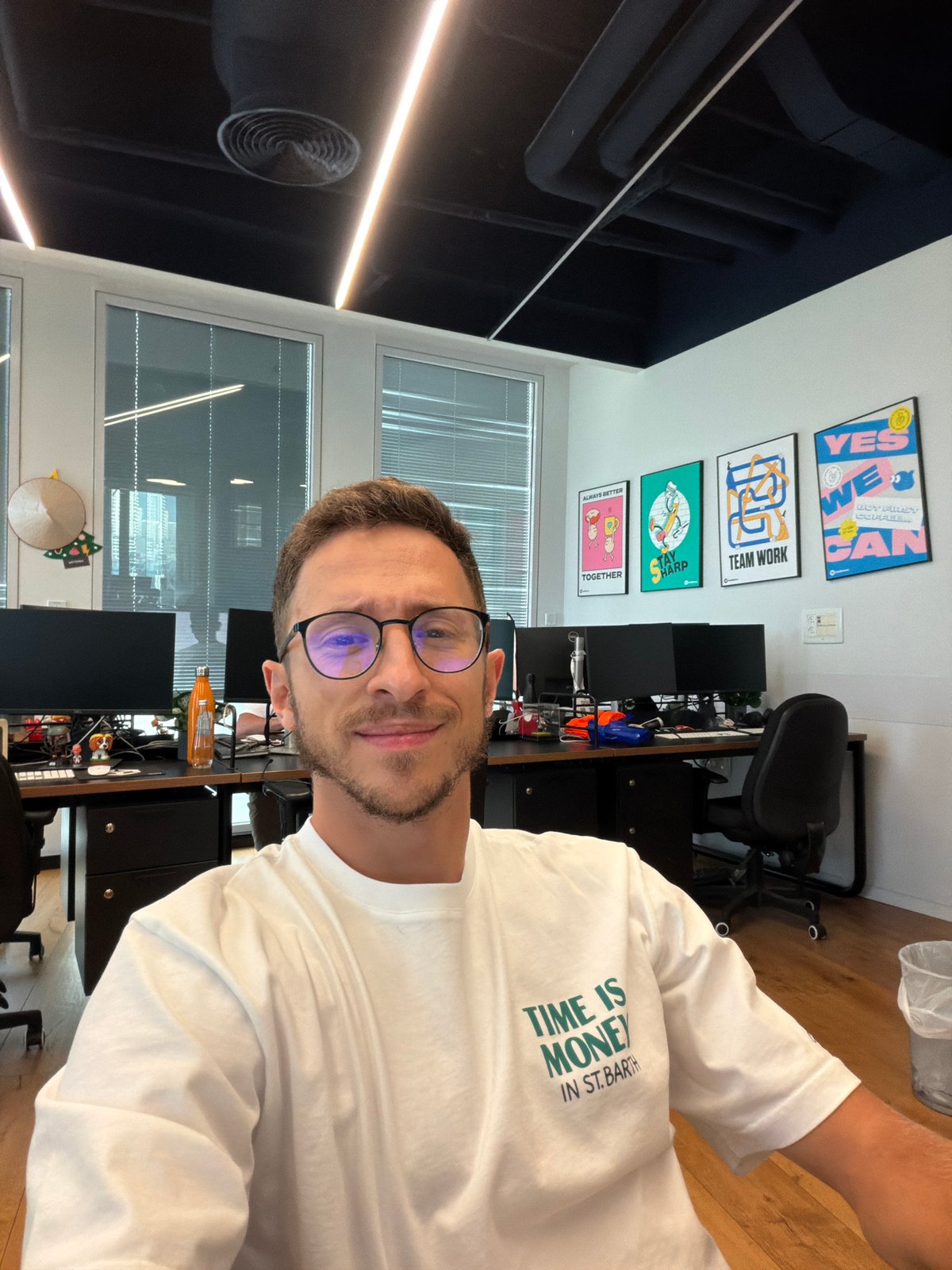 Office worker spotted at desk in Israeli regional council