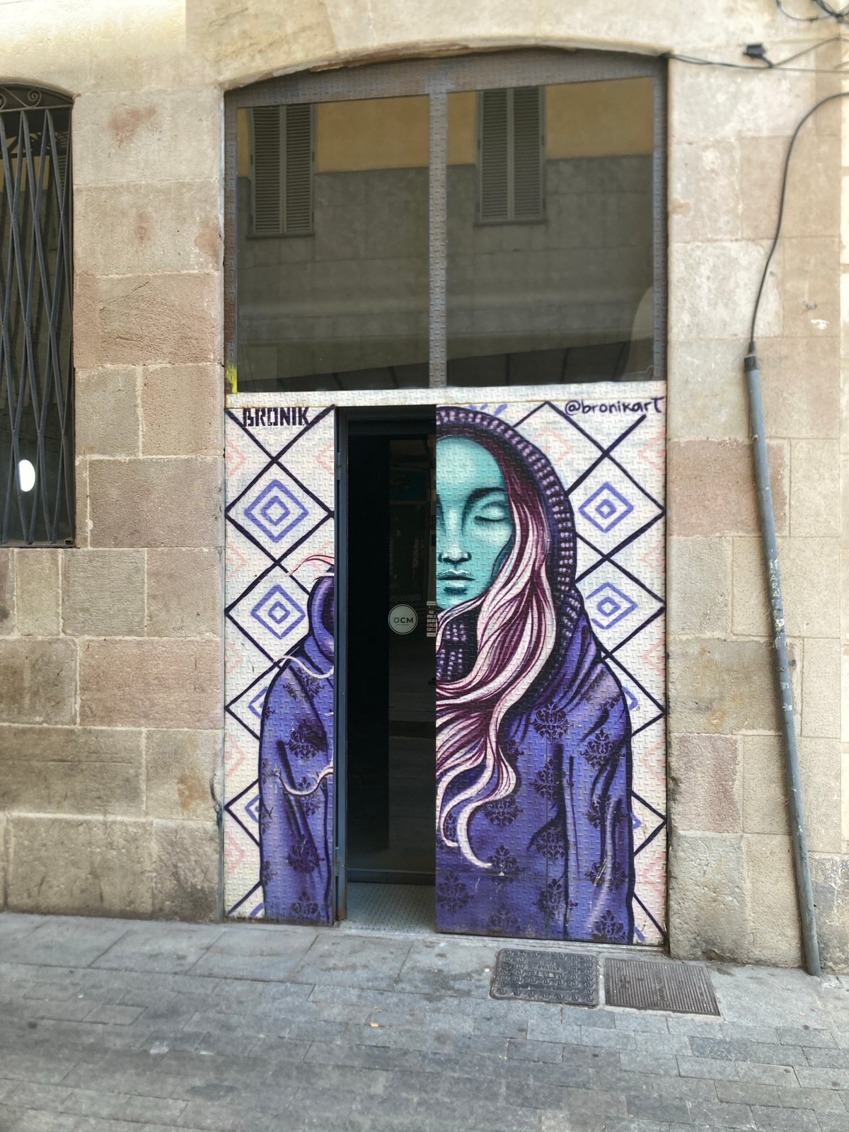 Street art, urban textures, and lunch in Barcelona