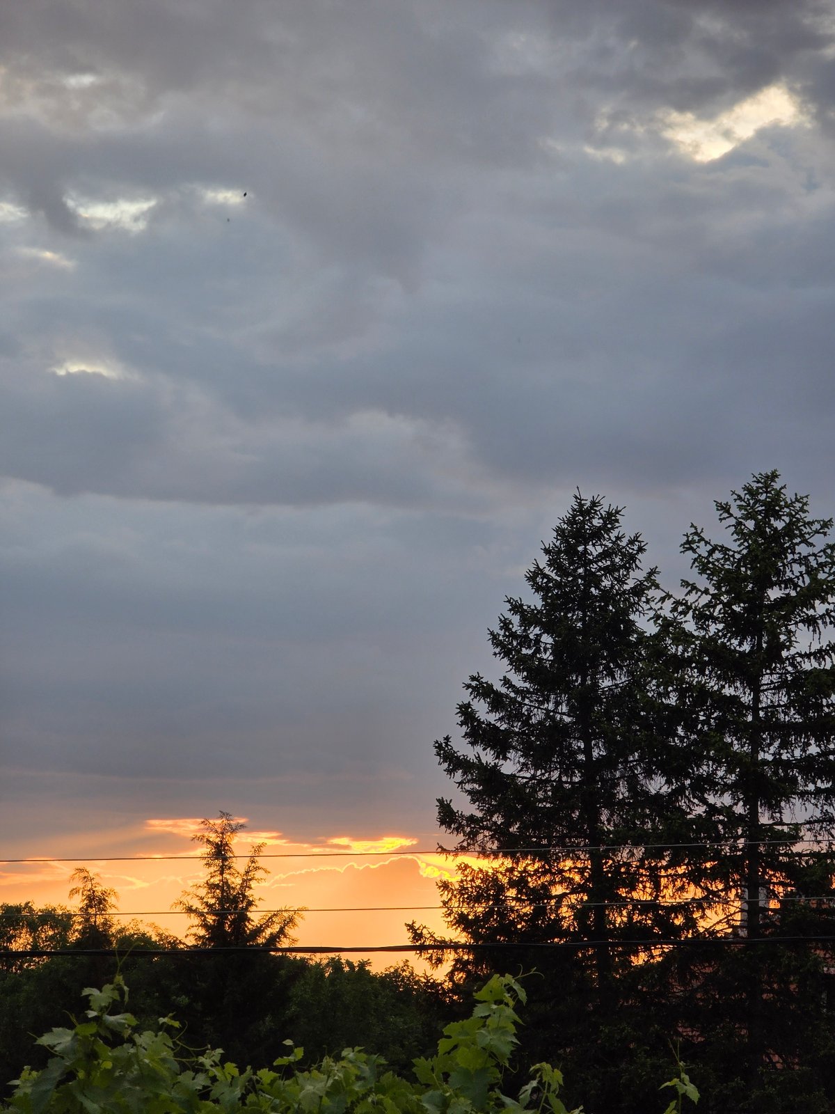 Sunset observed in Yagodovo, Bulgaria amid mixed cloud conditions