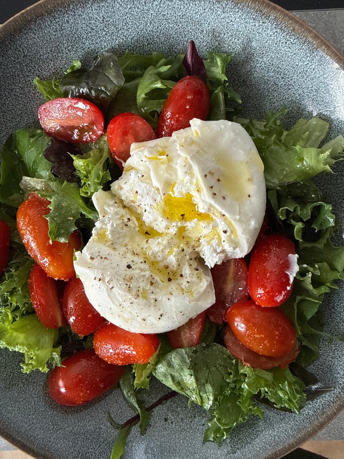 Burrata salad lunch documented in Mannheim
