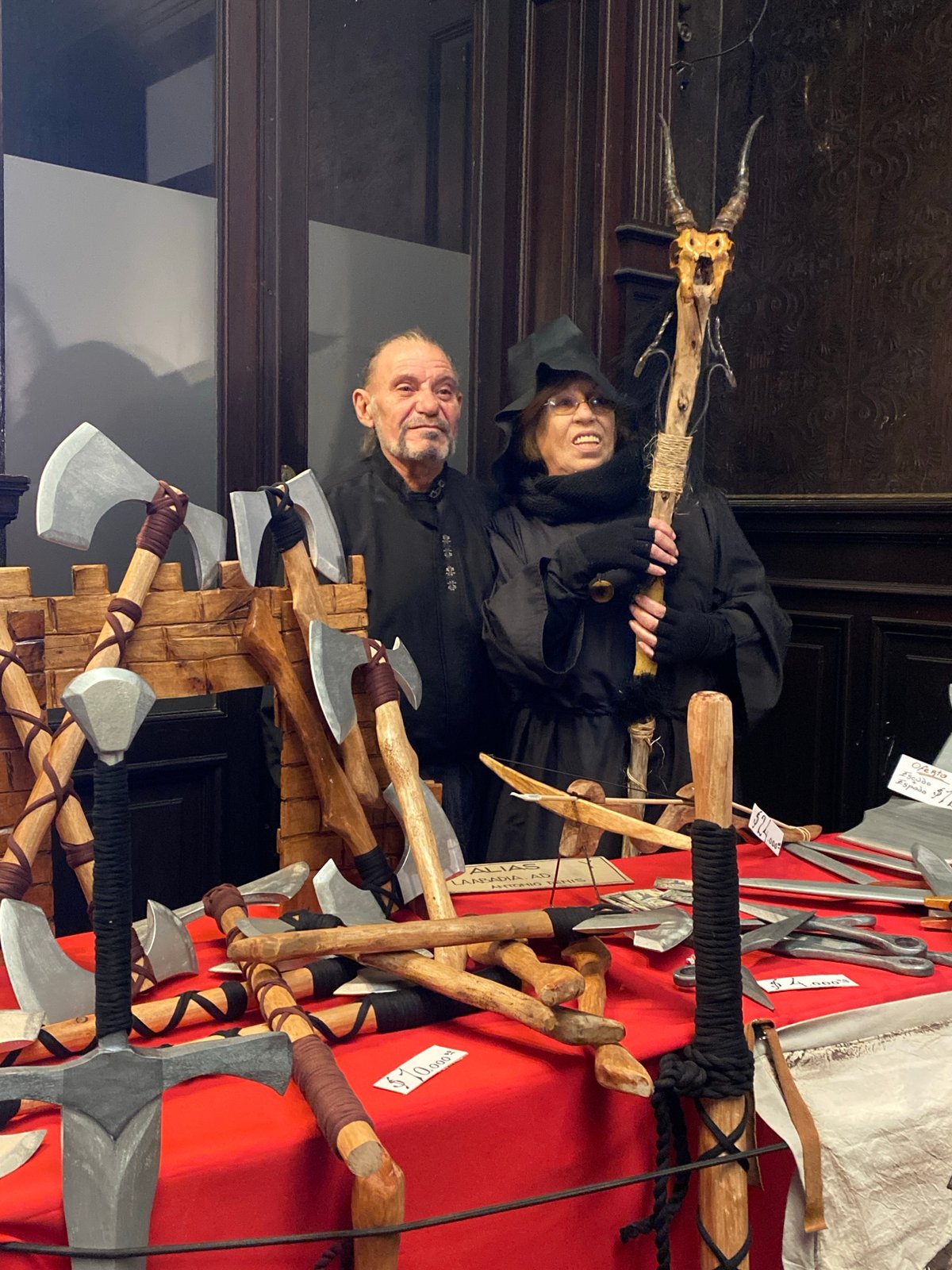 Fantasy-themed marketplace operates in Buenos Aires with costumed vendors