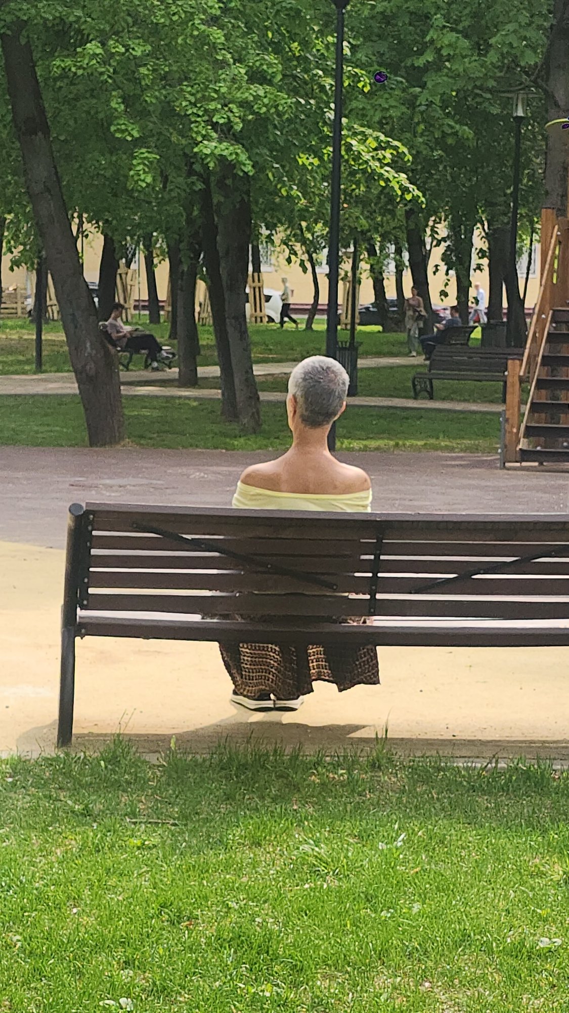 Morning park life documented across Moscow green spaces