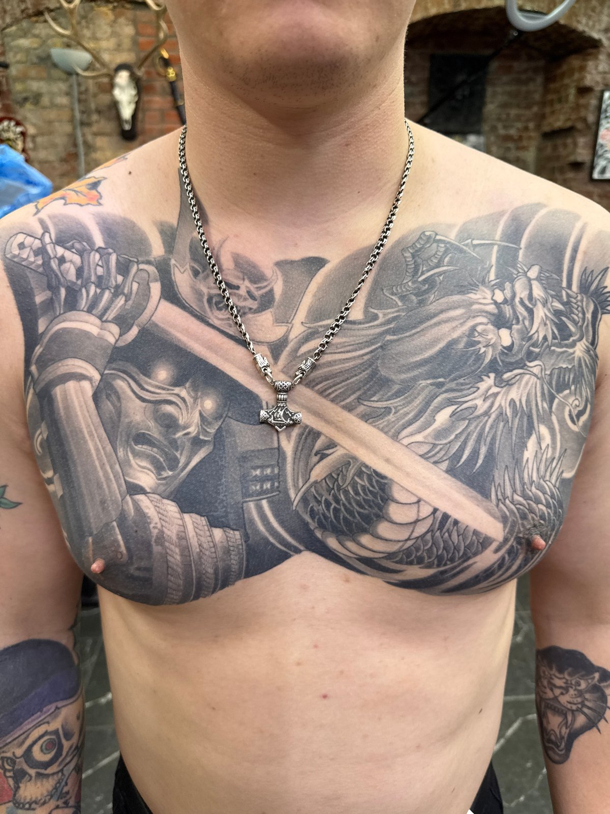 Moscow witness captures street scenes, tattooed person, Orthodox church